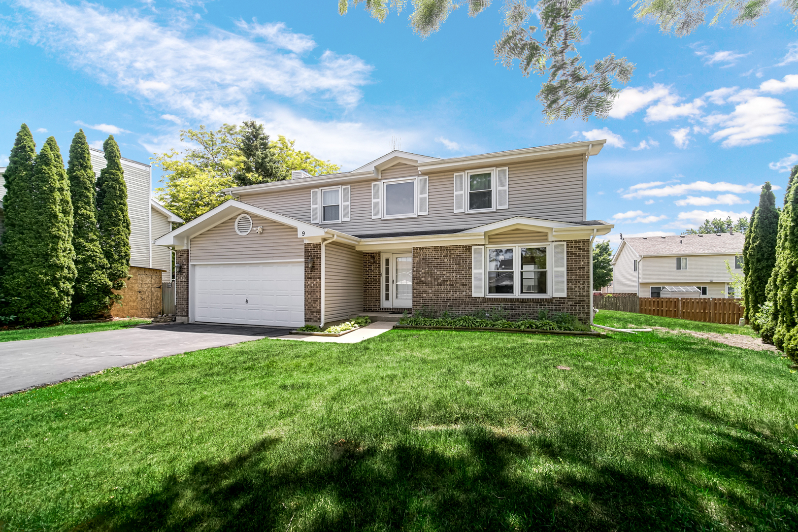 9 Redwood Court, Streamwood, IL 60107