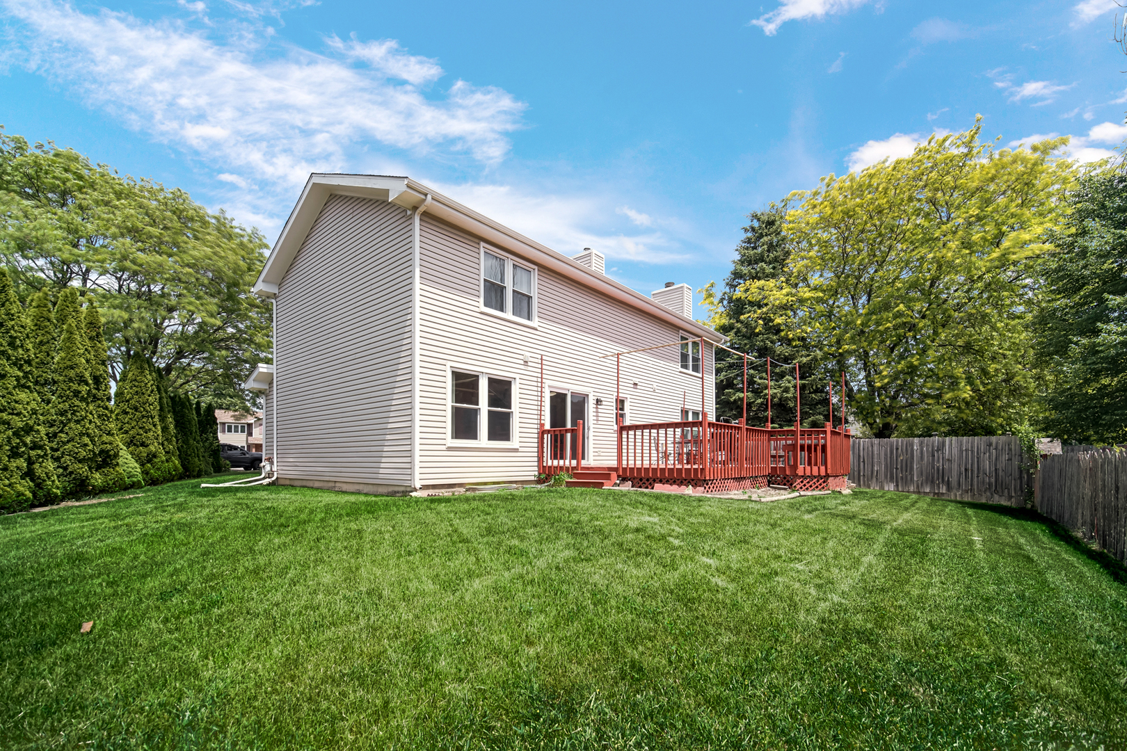 9 Redwood Court, Streamwood, IL 60107