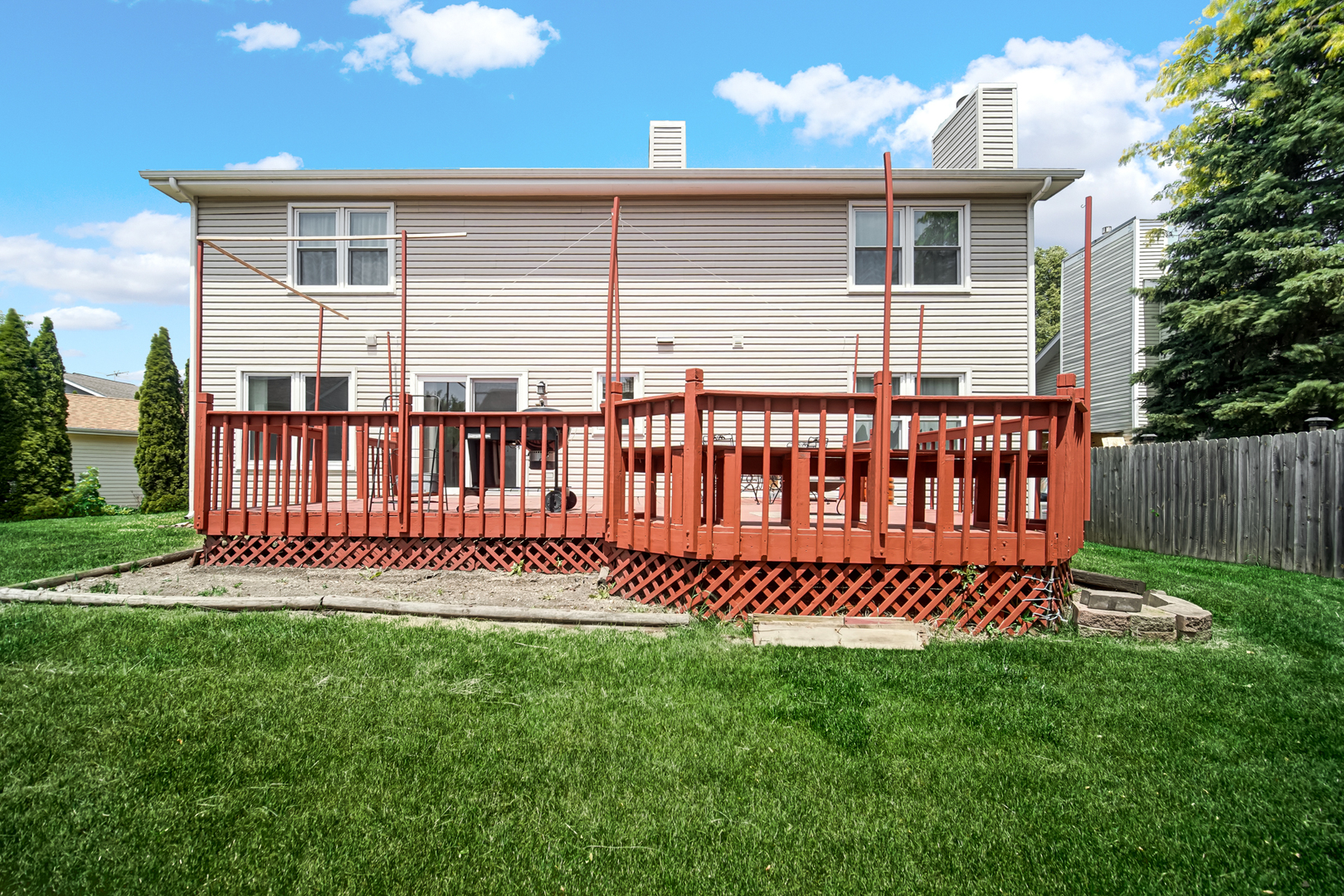 9 Redwood Court, Streamwood, IL 60107