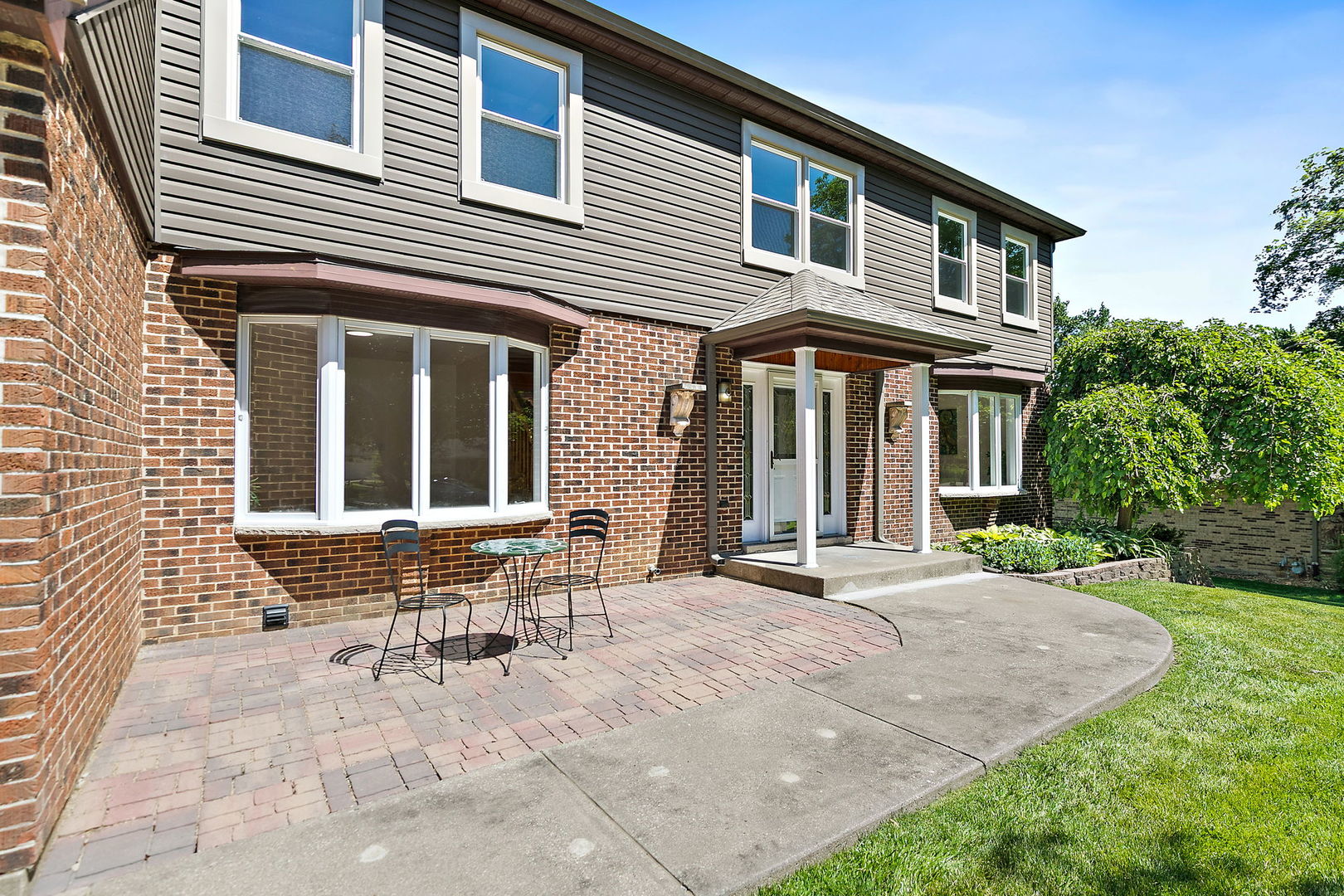 1439 Blackhawk Drive, Schaumburg, IL 60193