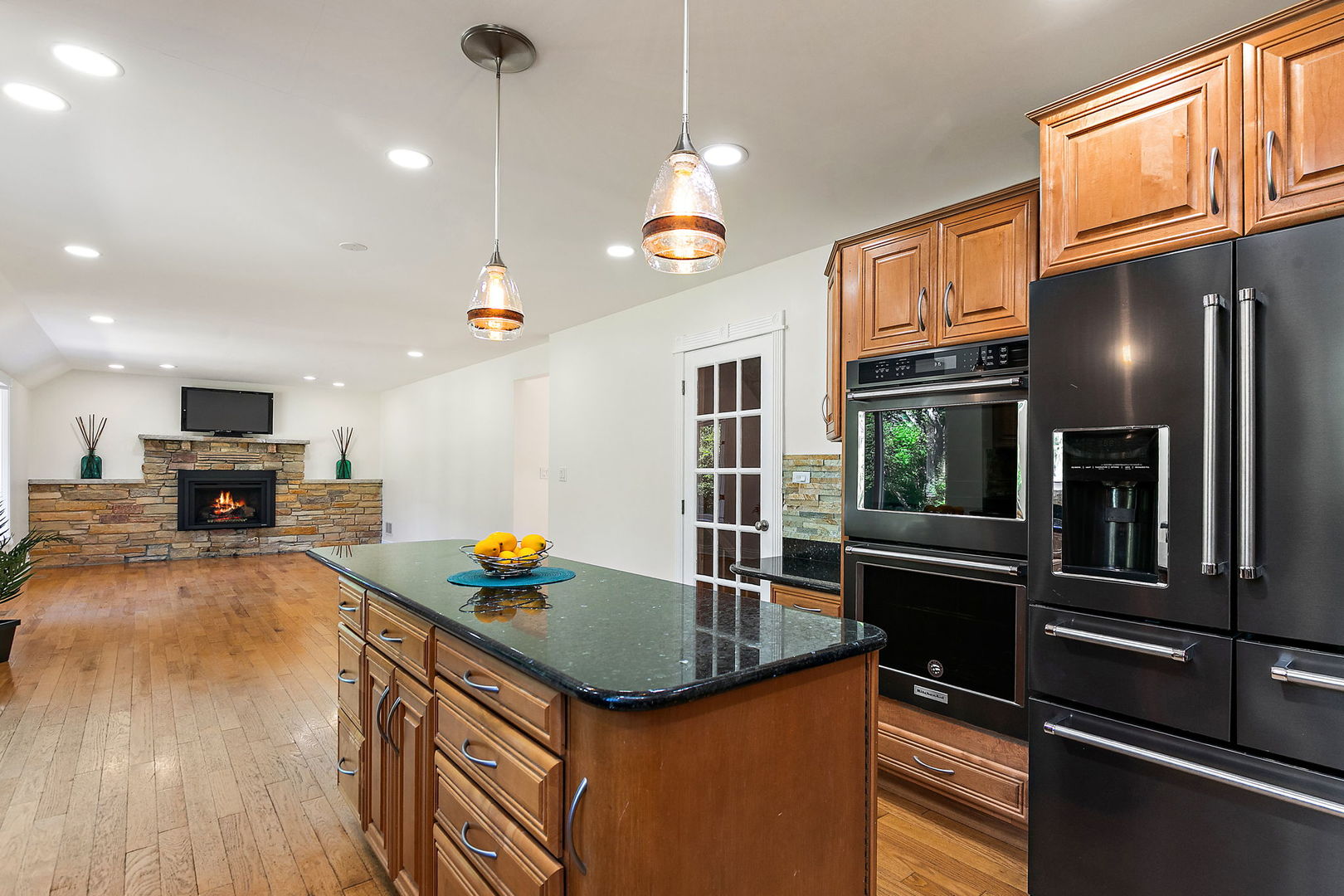 1439 Blackhawk Drive, Schaumburg, IL 60193