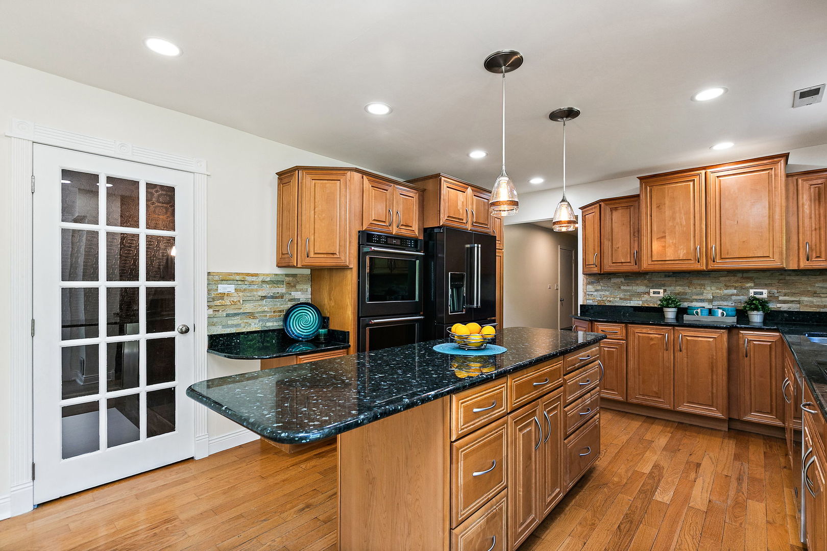 1439 Blackhawk Drive, Schaumburg, IL 60193