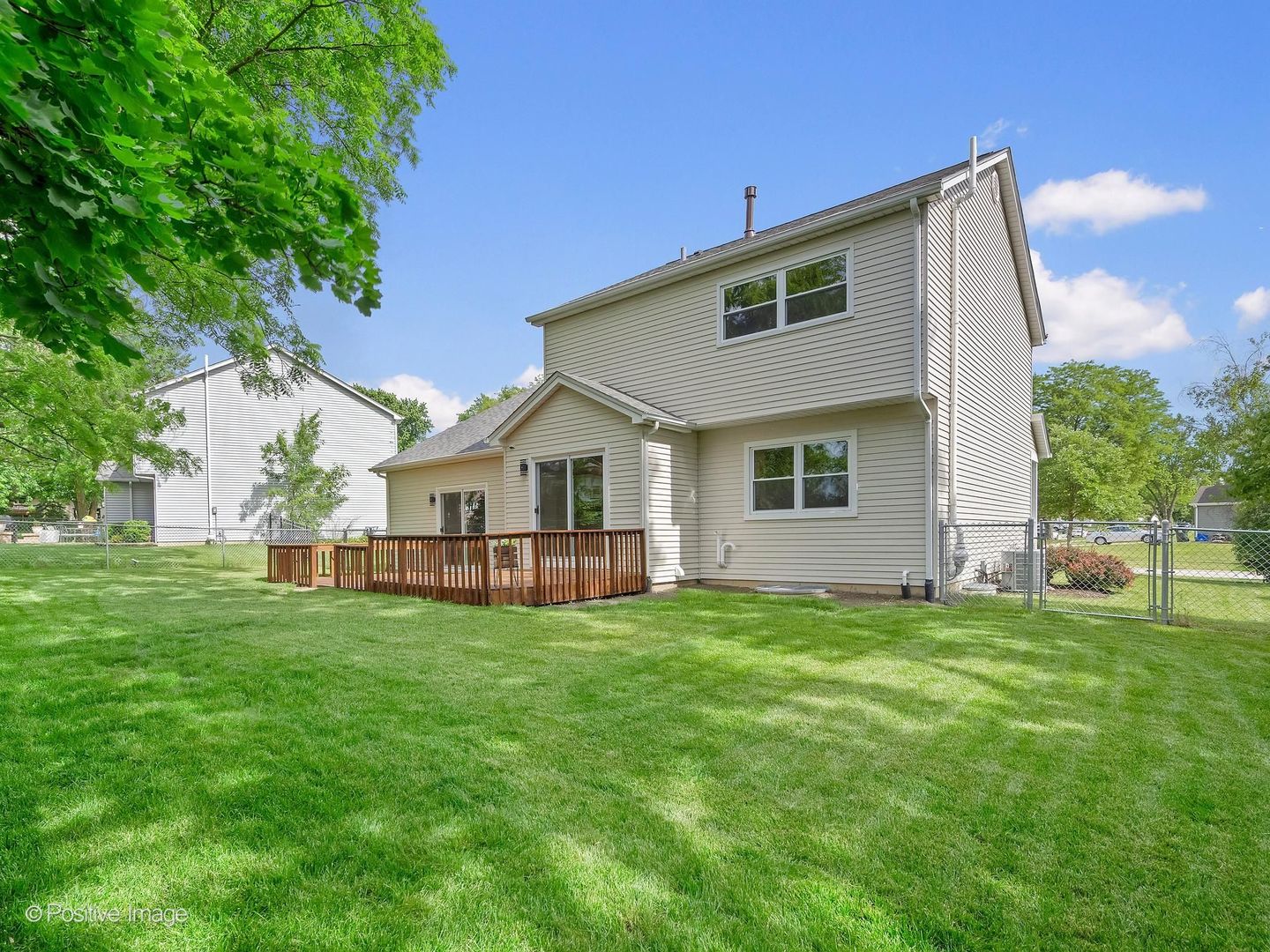 6620 Oak Tree Trail, Woodridge, IL 60517