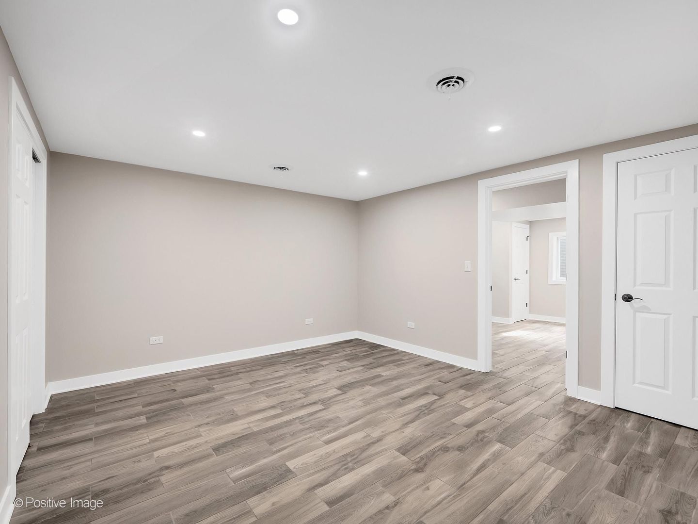 6620 Oak Tree Trail, Woodridge, IL 60517