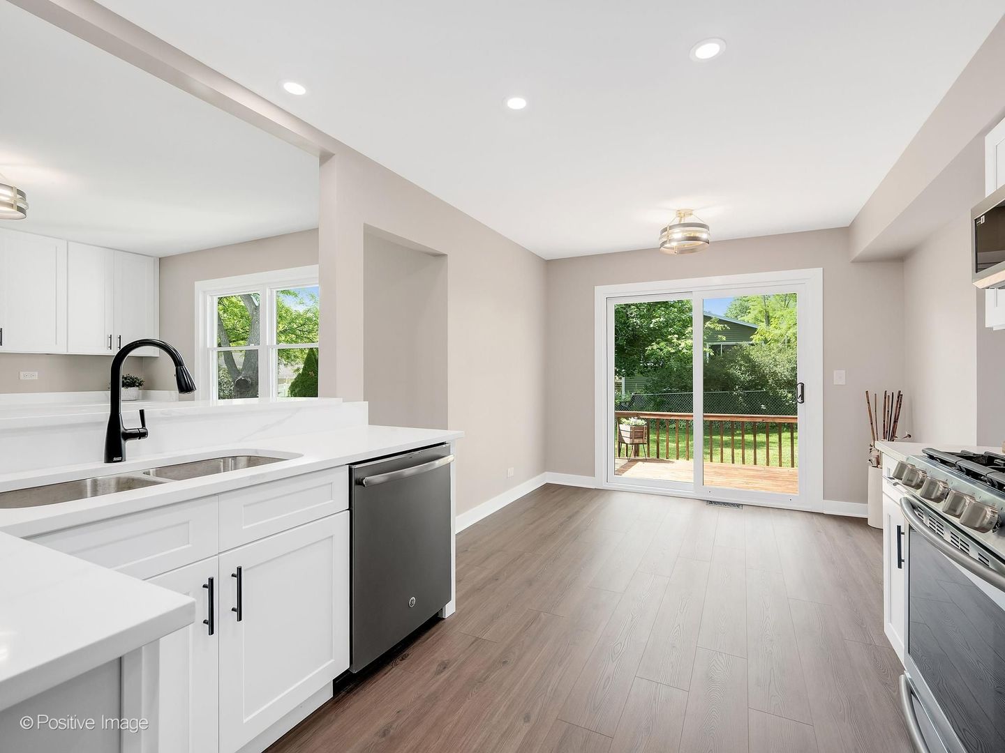 6620 Oak Tree Trail, Woodridge, IL 60517
