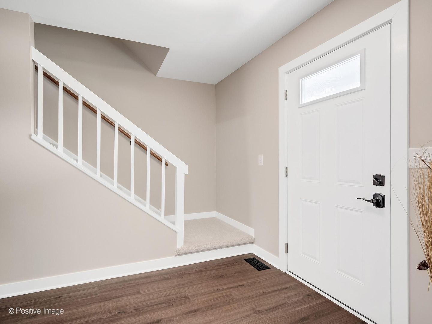 6620 Oak Tree Trail, Woodridge, IL 60517