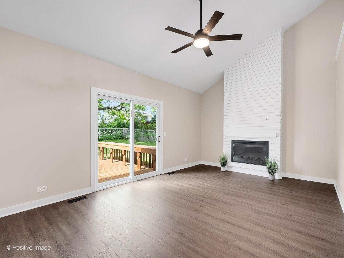6620 Oak Tree Trail, Woodridge, IL 60517
