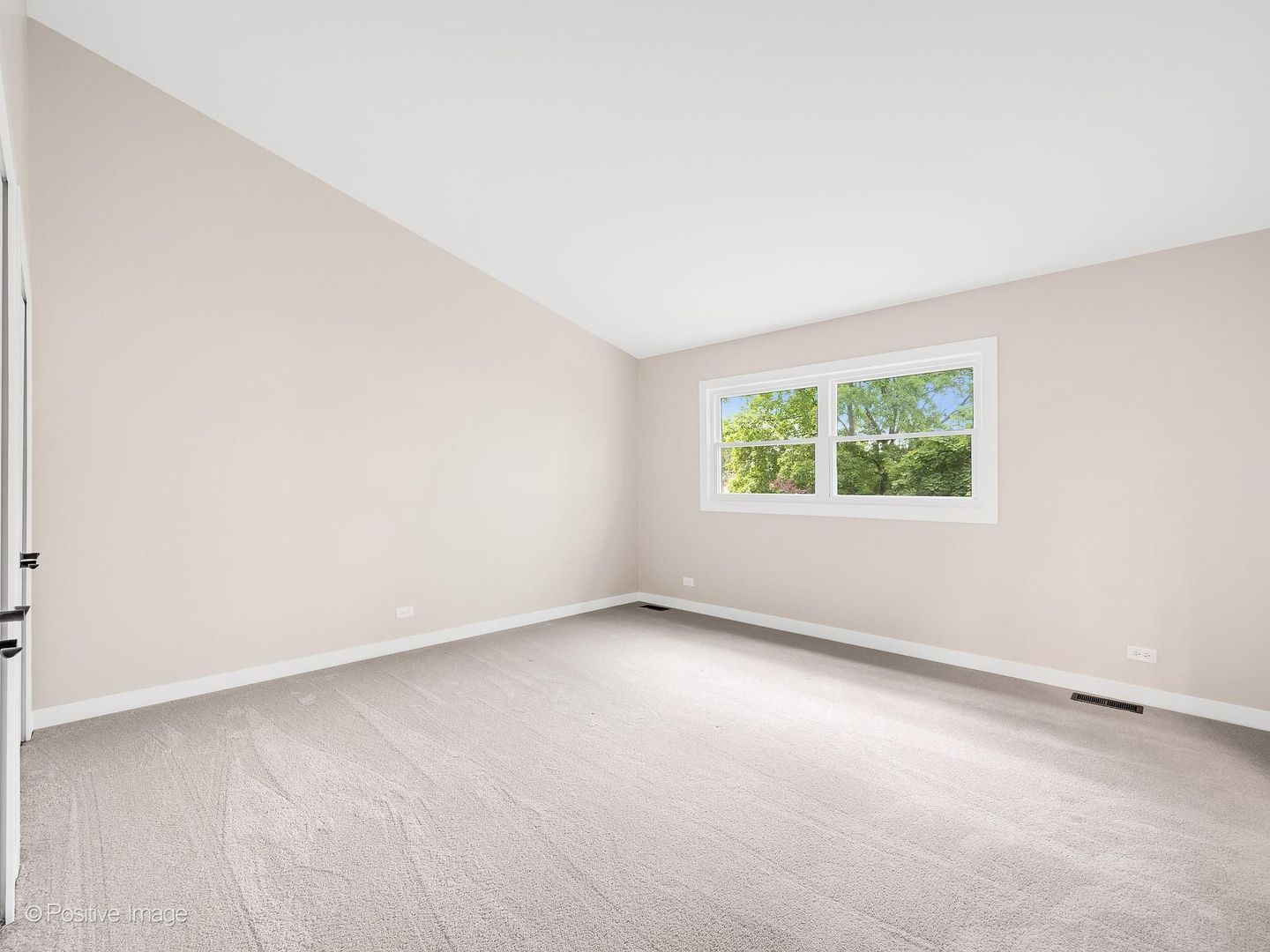 6620 Oak Tree Trail, Woodridge, IL 60517