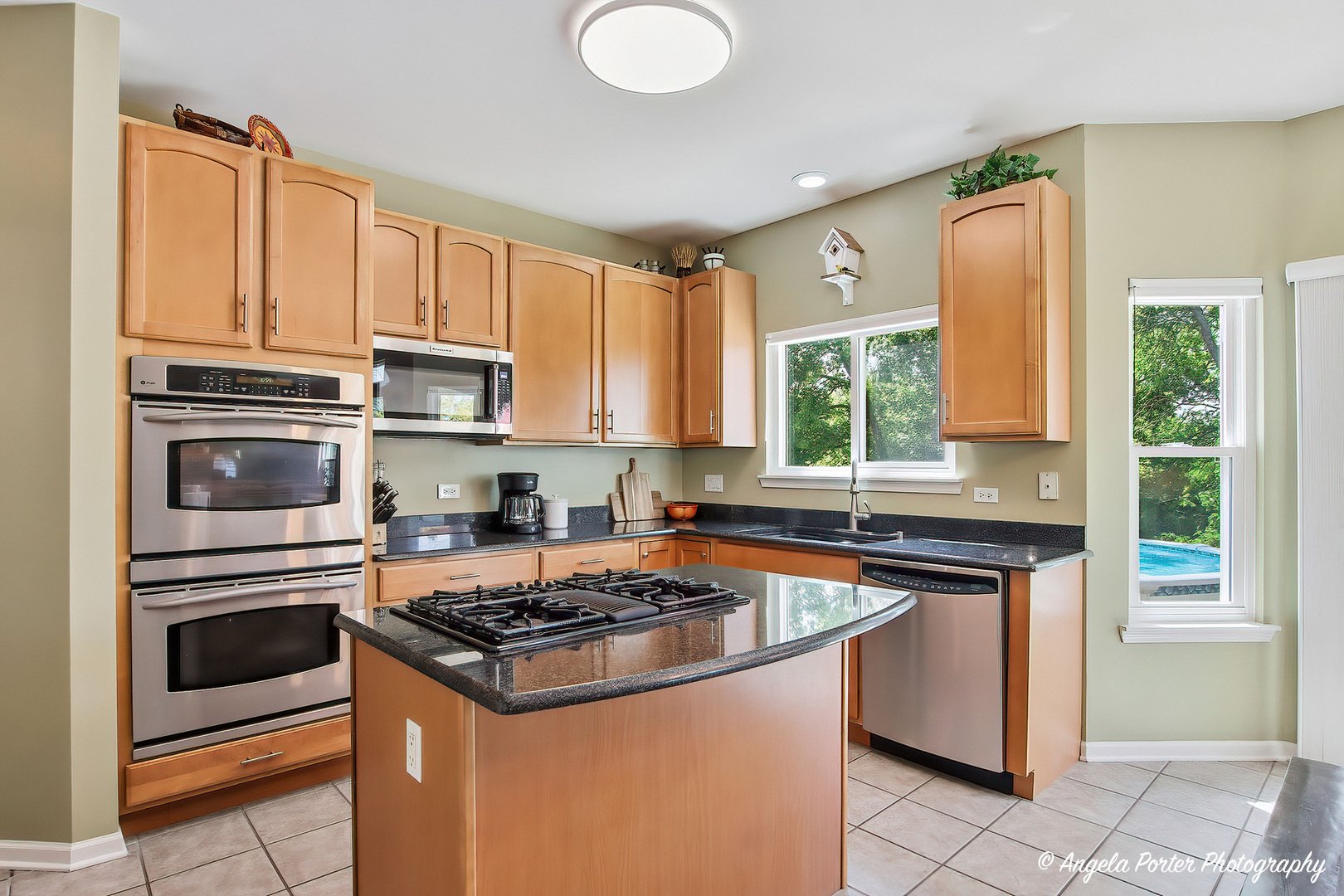31375 N Pineview Boulevard, Lakemoor, IL 60051
