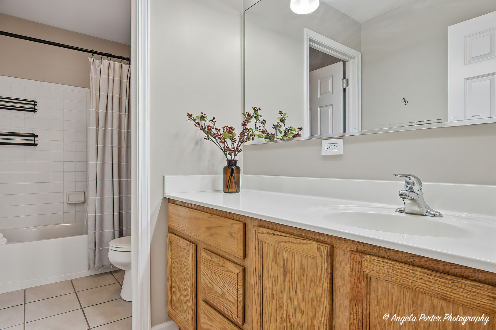 31375 N Pineview Boulevard, Lakemoor, IL 60051