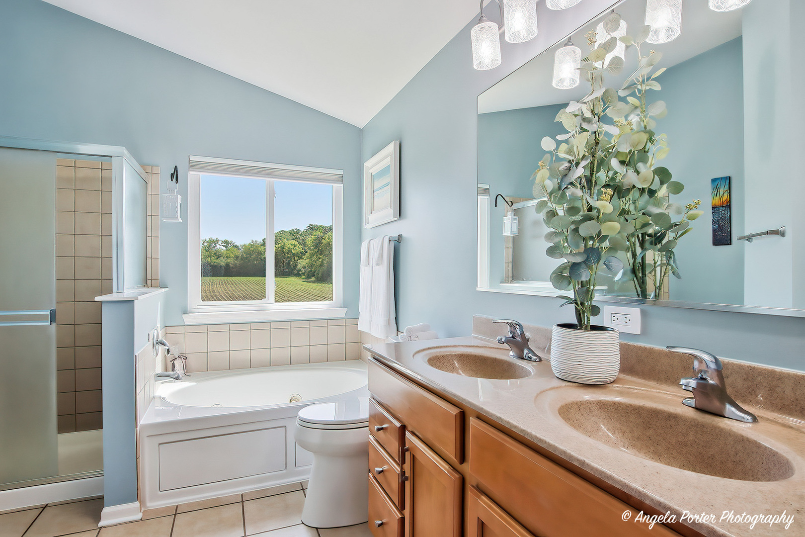 31375 N Pineview Boulevard, Lakemoor, IL 60051