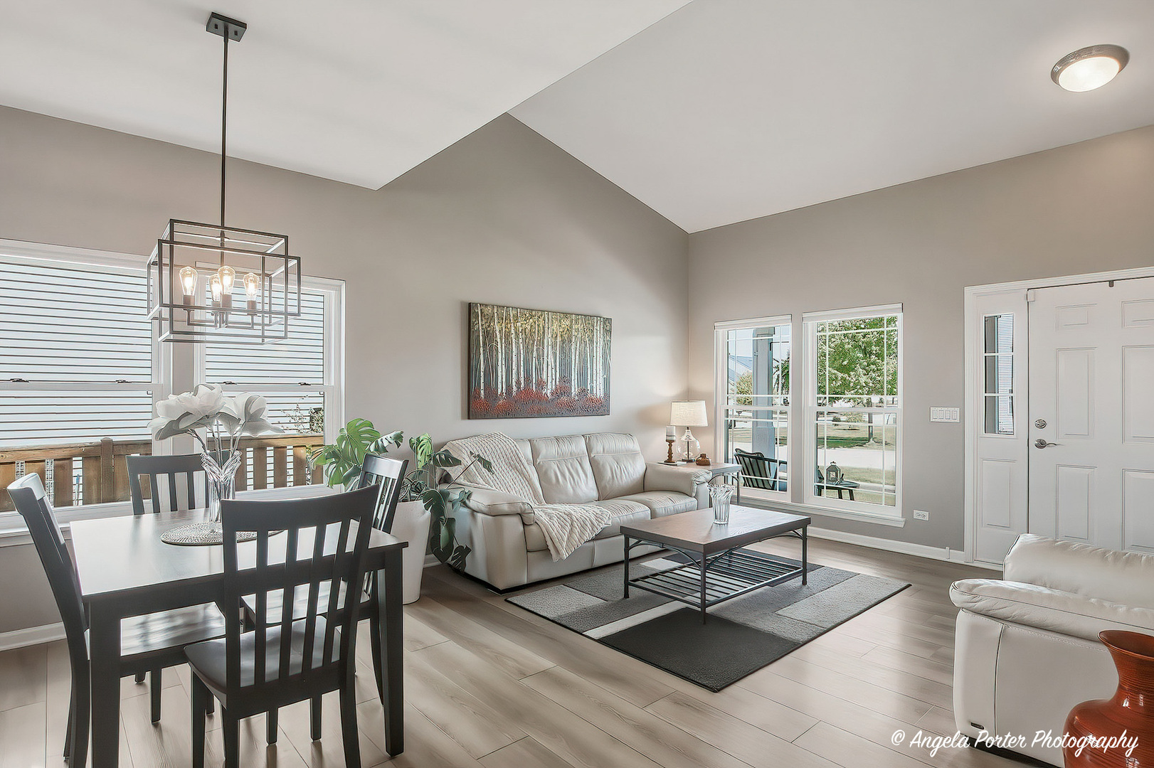 31375 N Pineview Boulevard, Lakemoor, IL 60051