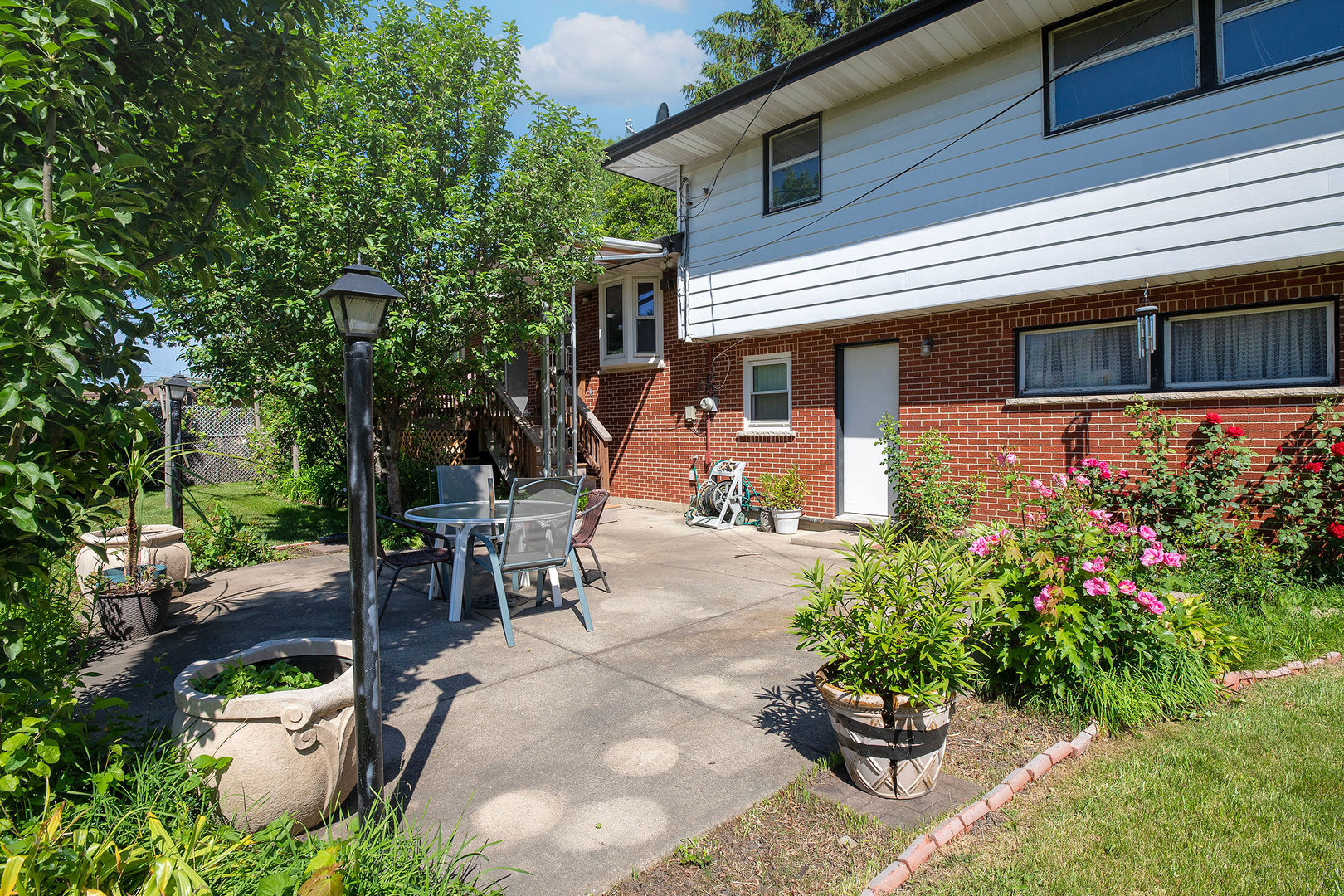 169 Leahy Circle, Des Plaines, IL 60016