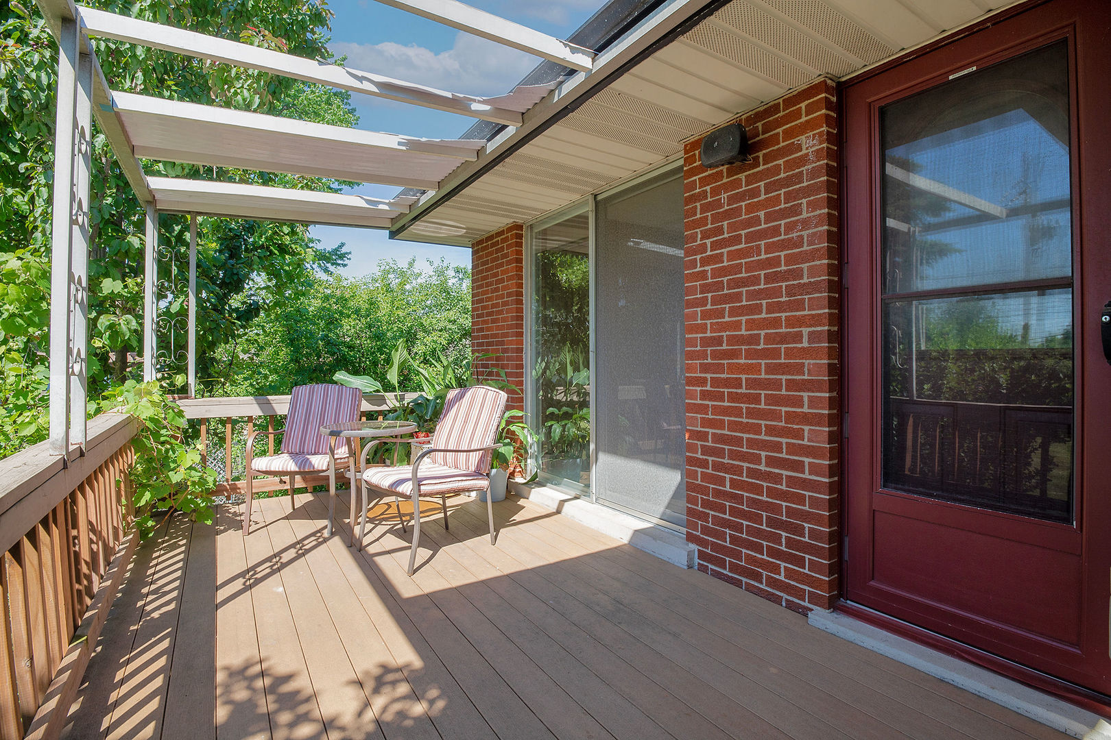 169 Leahy Circle, Des Plaines, IL 60016