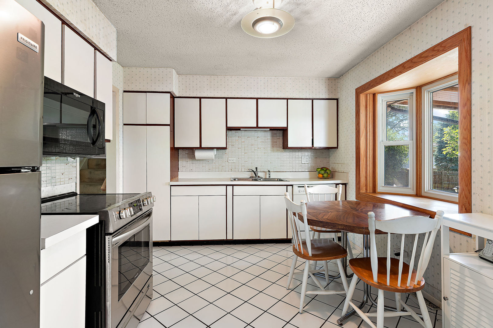 169 Leahy Circle, Des Plaines, IL 60016