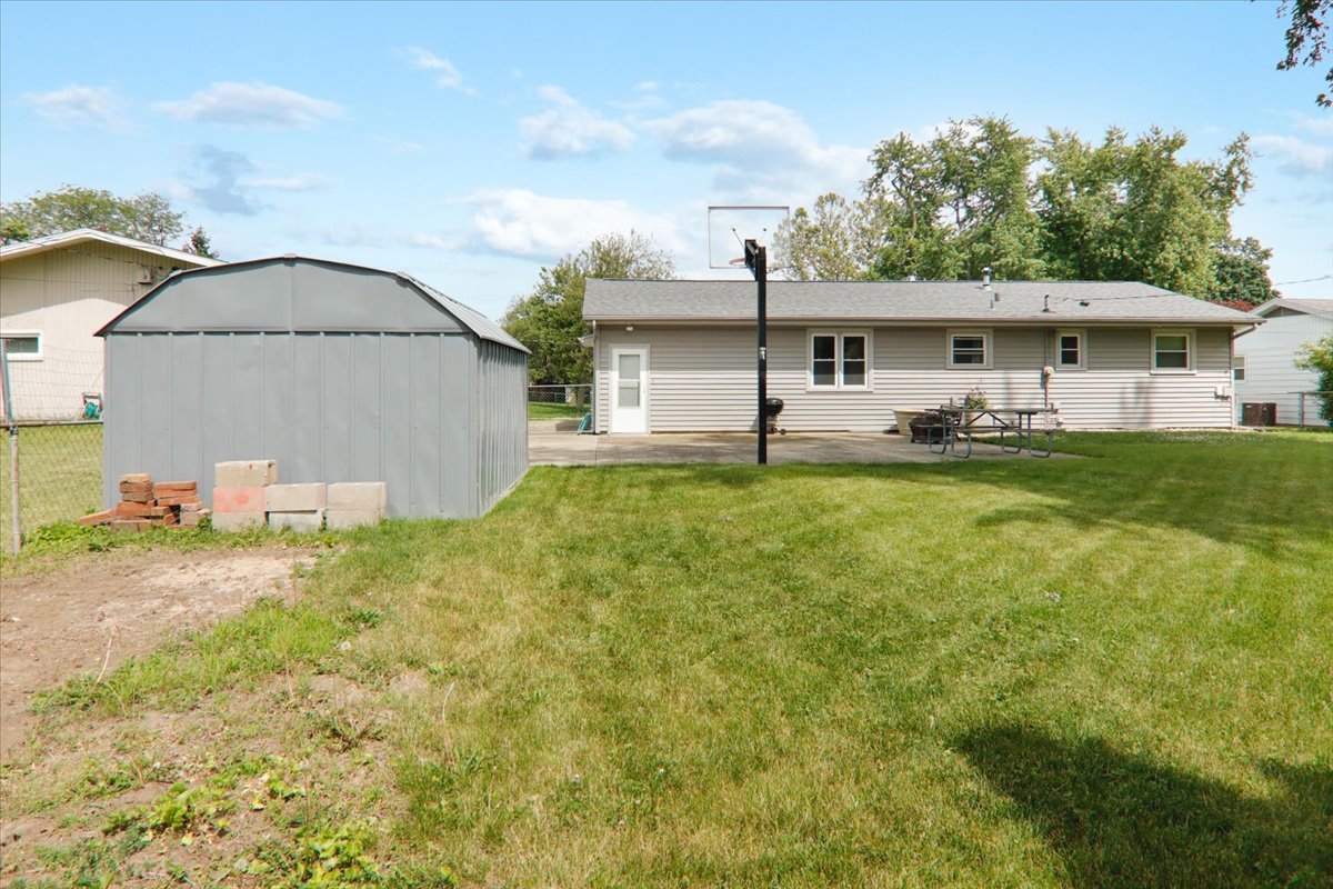 903 Mayflower Avenue, Bloomington, IL 61701