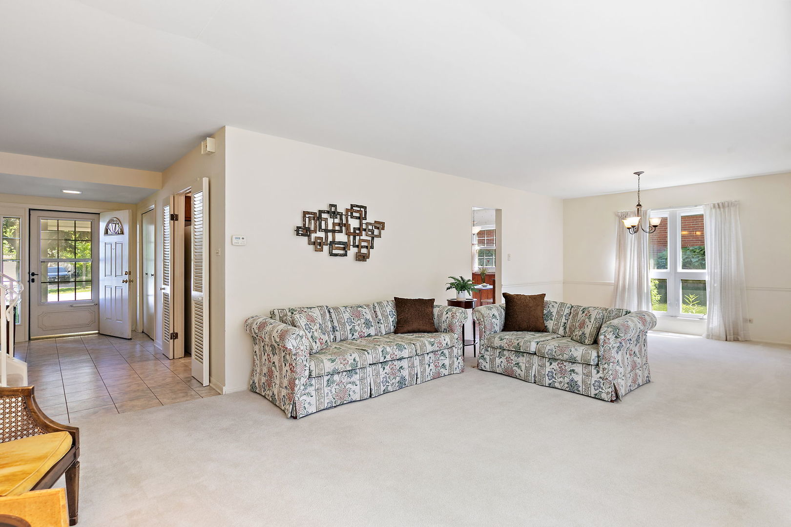 1150 Glen Lane, Hoffman Estates, IL 60169