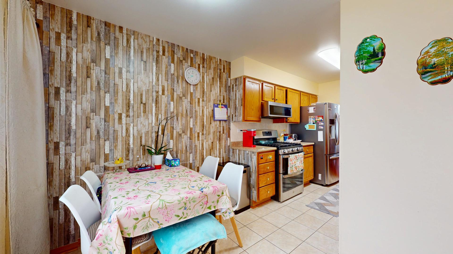 1675 Hopi Trail, Wheeling, IL 60090
