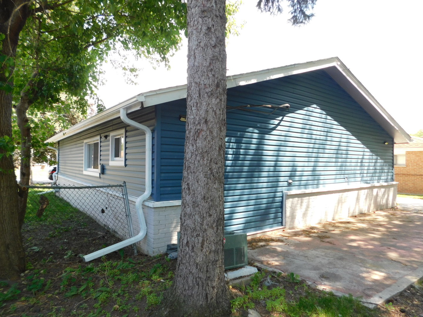 1368 Balmoral Avenue, Calumet City, IL 60409