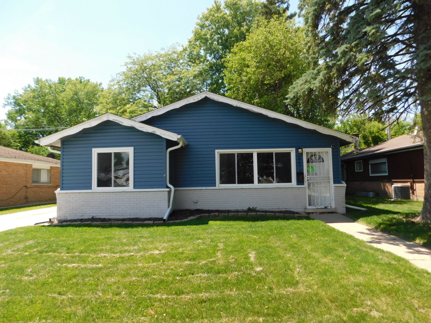 1368 Balmoral Avenue, Calumet City, IL 60409
