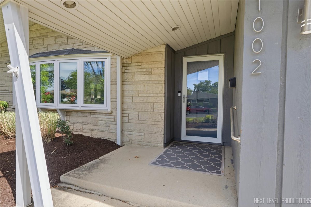 1002 Holly Court, Lockport, IL 60441