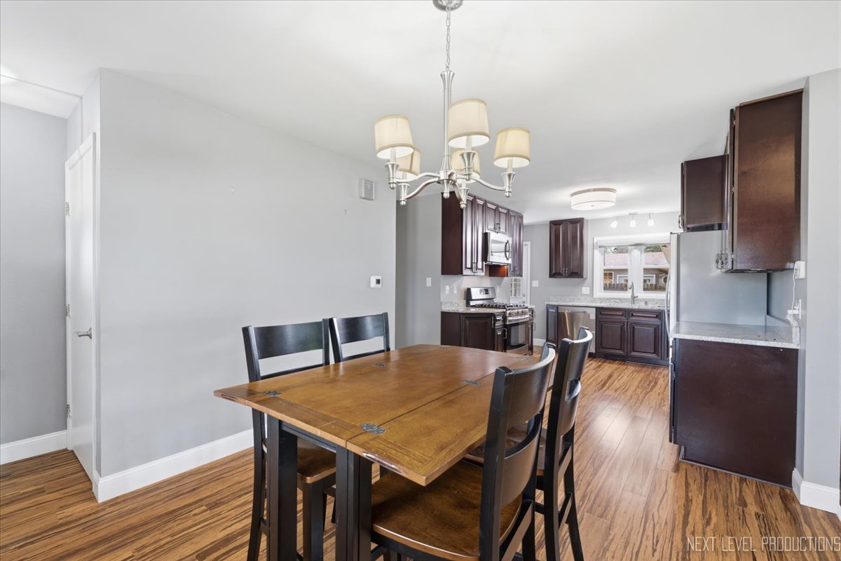 1002 Holly Court, Lockport, IL 60441
