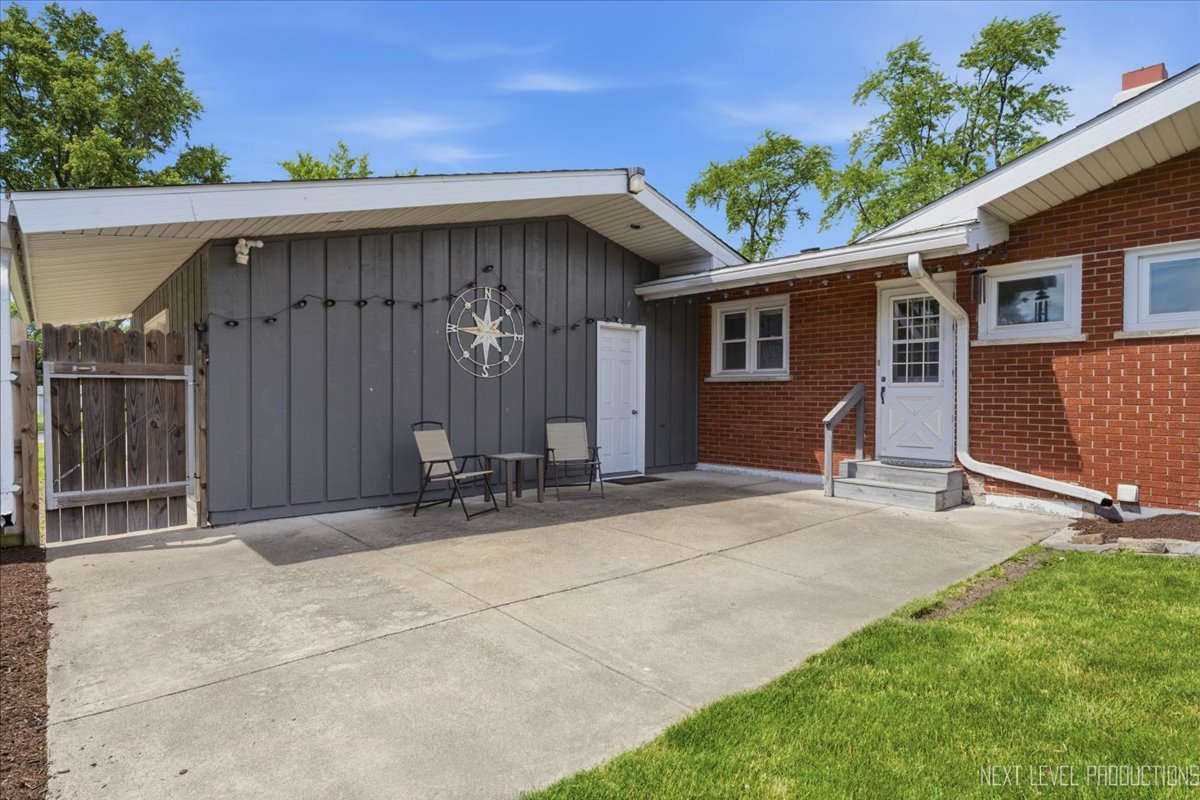 1002 Holly Court, Lockport, IL 60441