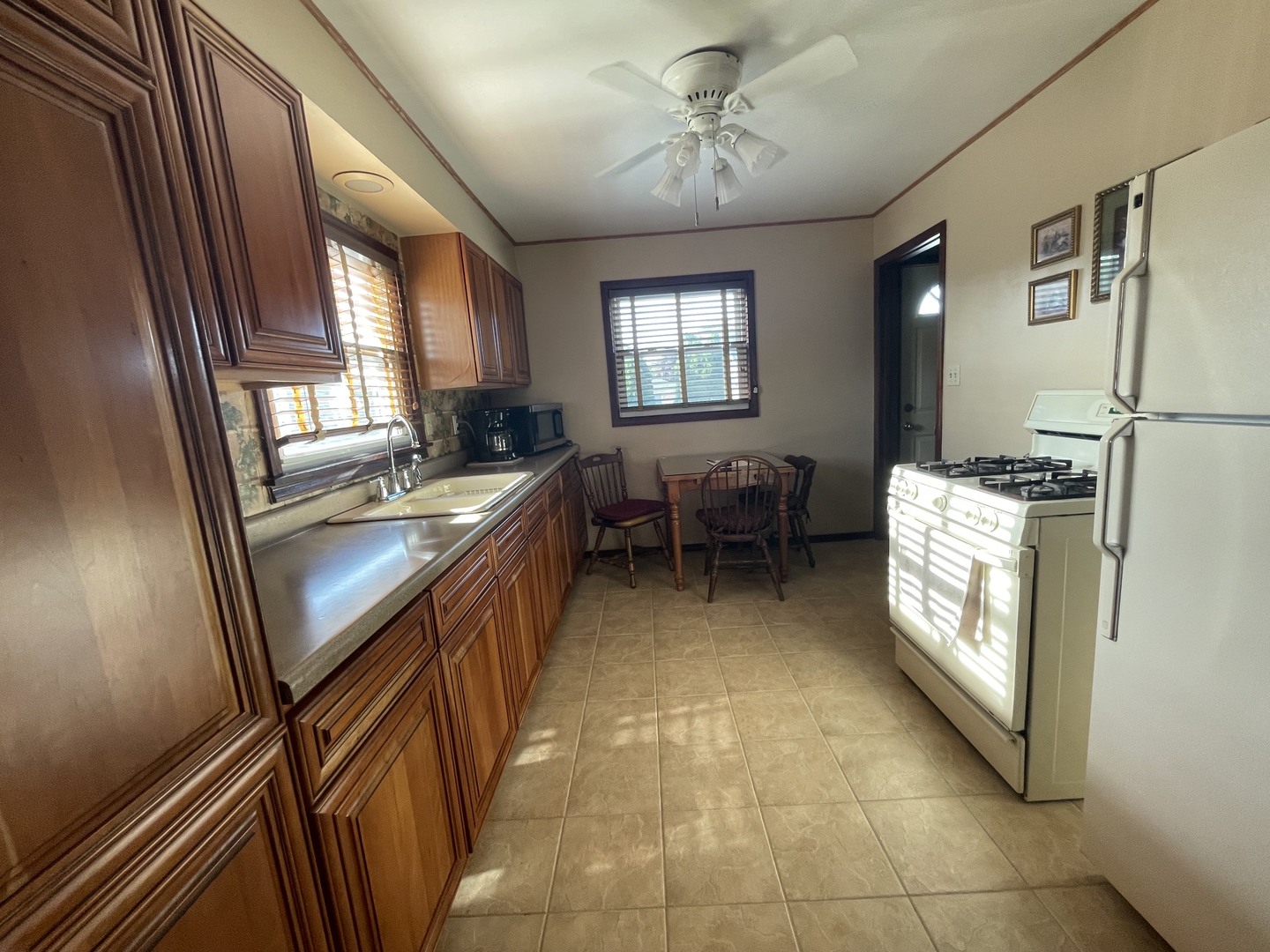 5620 W 83rd Street, Burbank, IL 60459