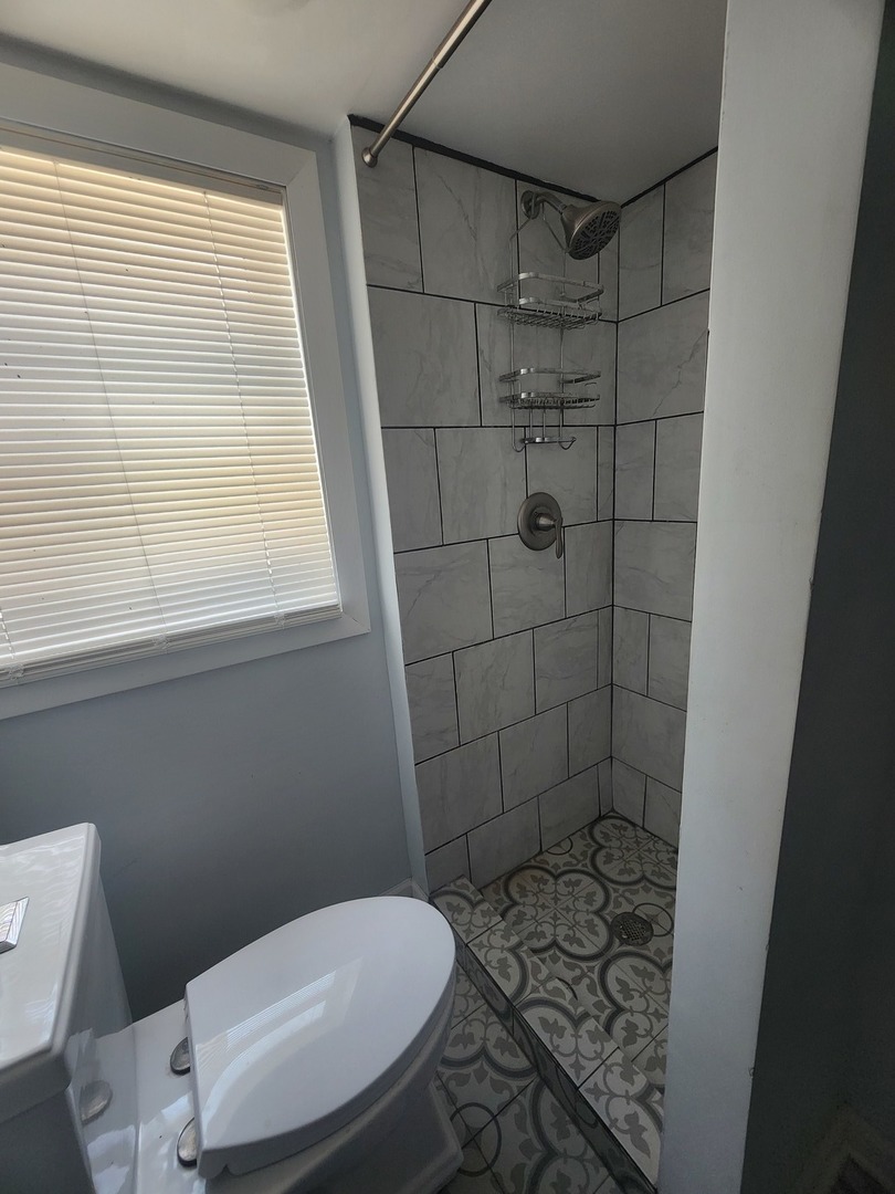 14116 S Hoxie Avenue, Burnham, IL 60633