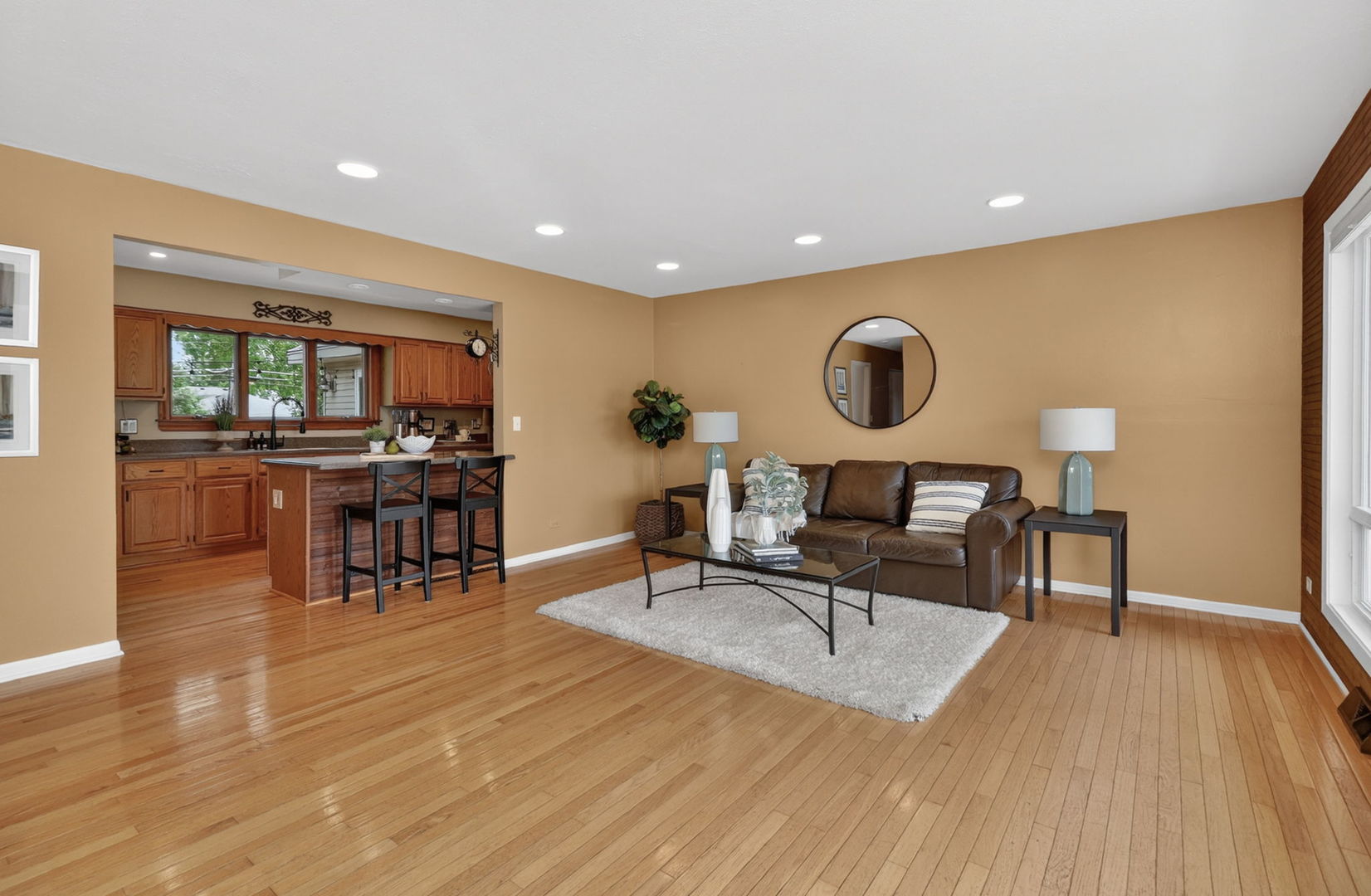 700 E Turner Avenue, Roselle, IL 60172