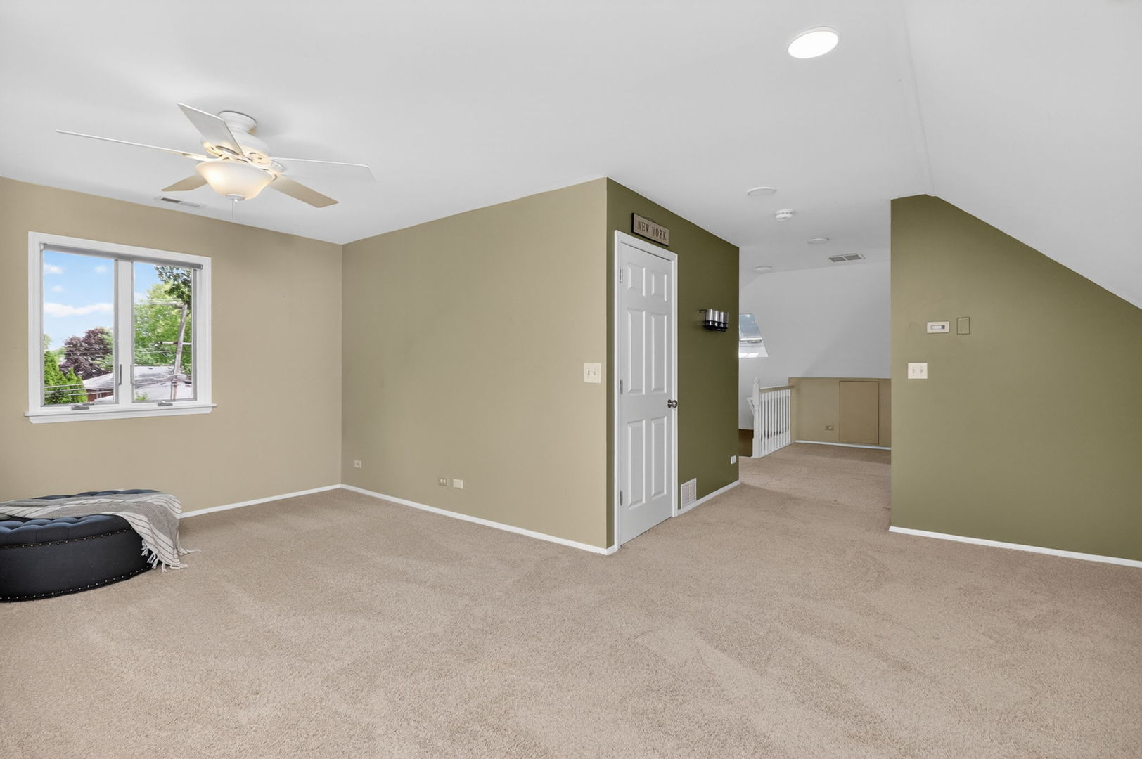 700 E Turner Avenue, Roselle, IL 60172