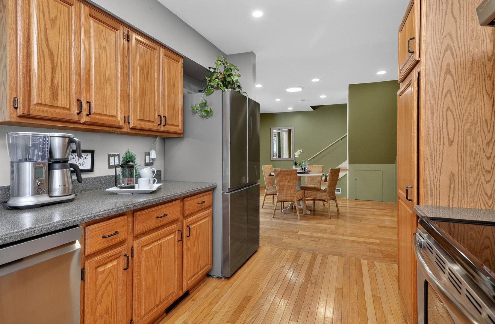 700 E Turner Avenue, Roselle, IL 60172