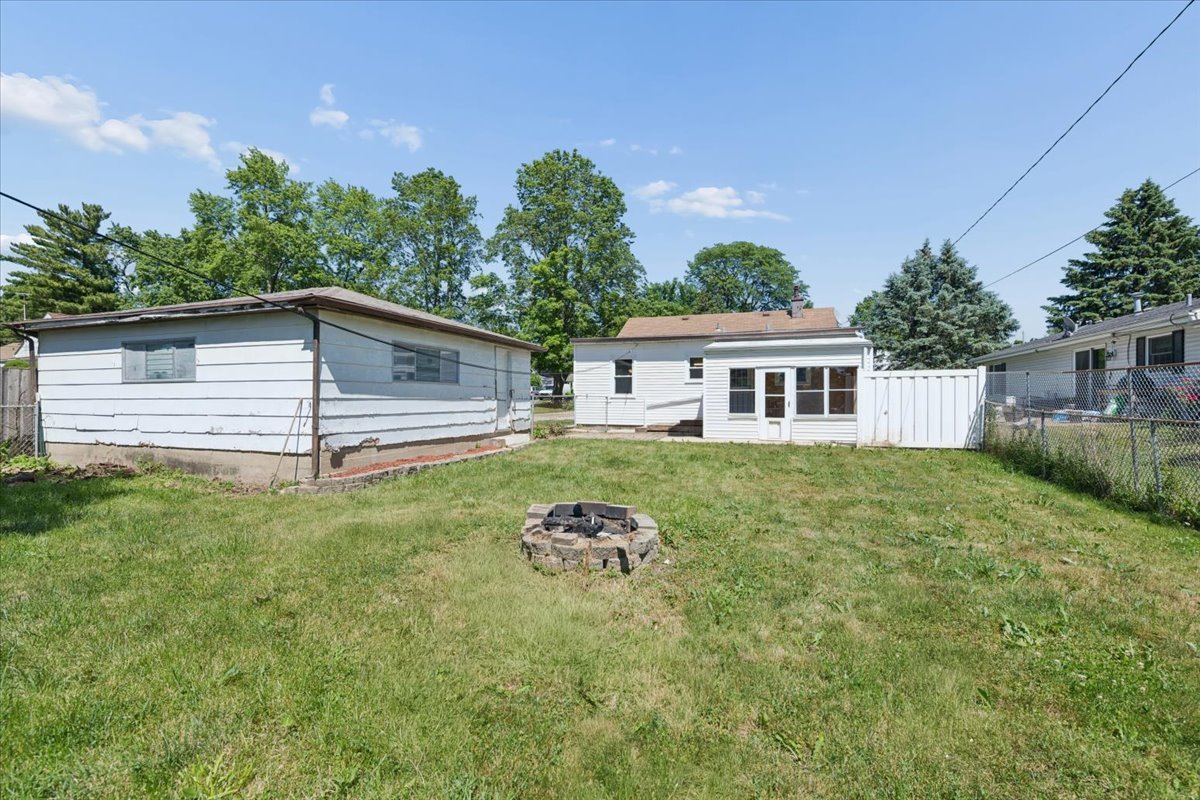 1805 Kelly Avenue, Crest Hill, IL 60403
