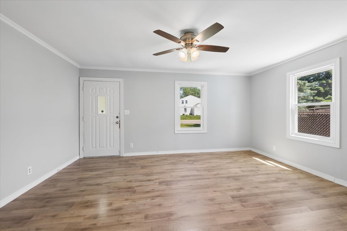 1805 Kelly Avenue, Crest Hill, IL 60403