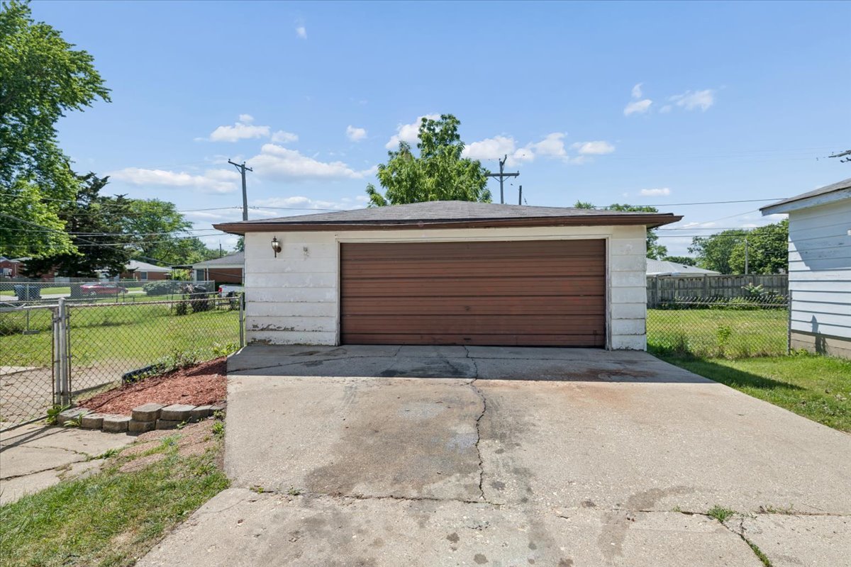 1805 Kelly Avenue, Crest Hill, IL 60403