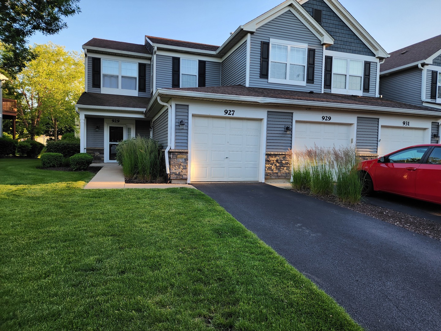 929 Genesee Drive #0, Naperville, IL 60563