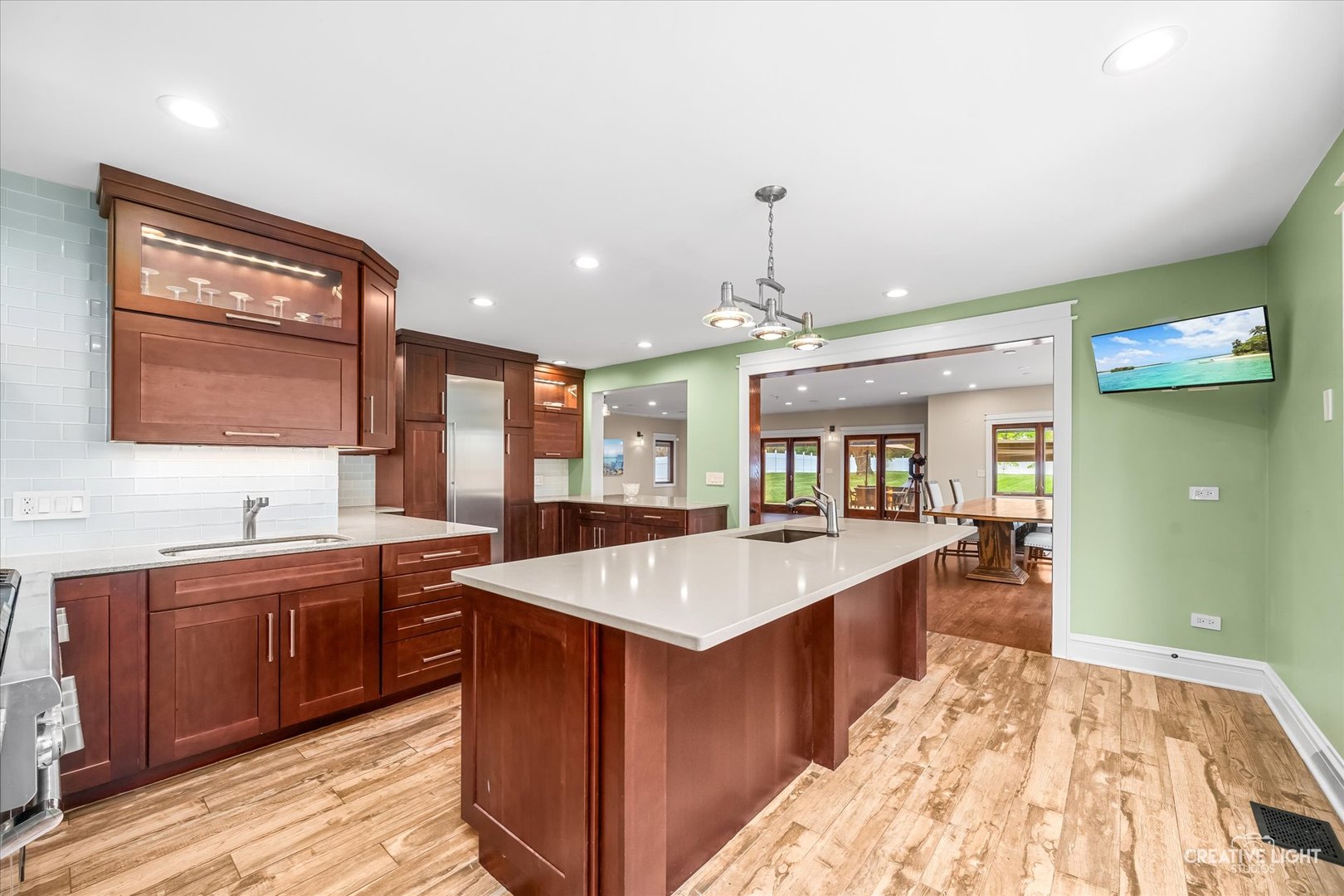 10S060 Clarendon Hills Road, Willowbrook, IL 60527