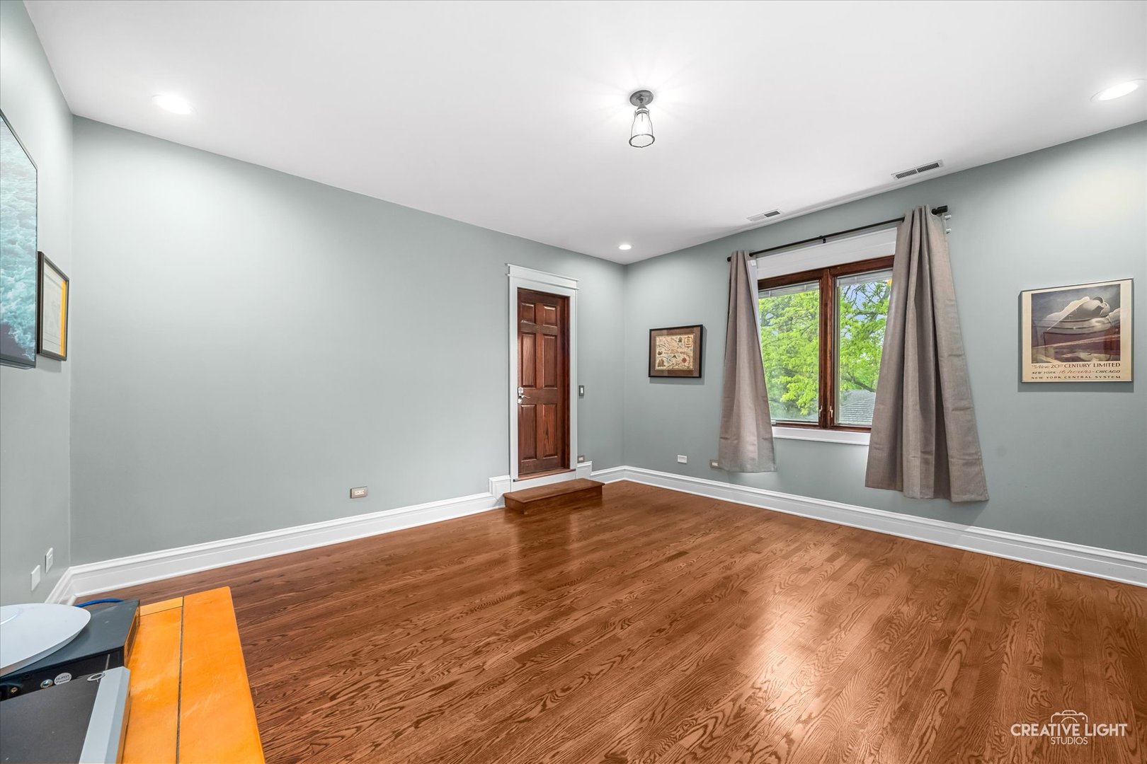 10S060 Clarendon Hills Road, Willowbrook, IL 60527