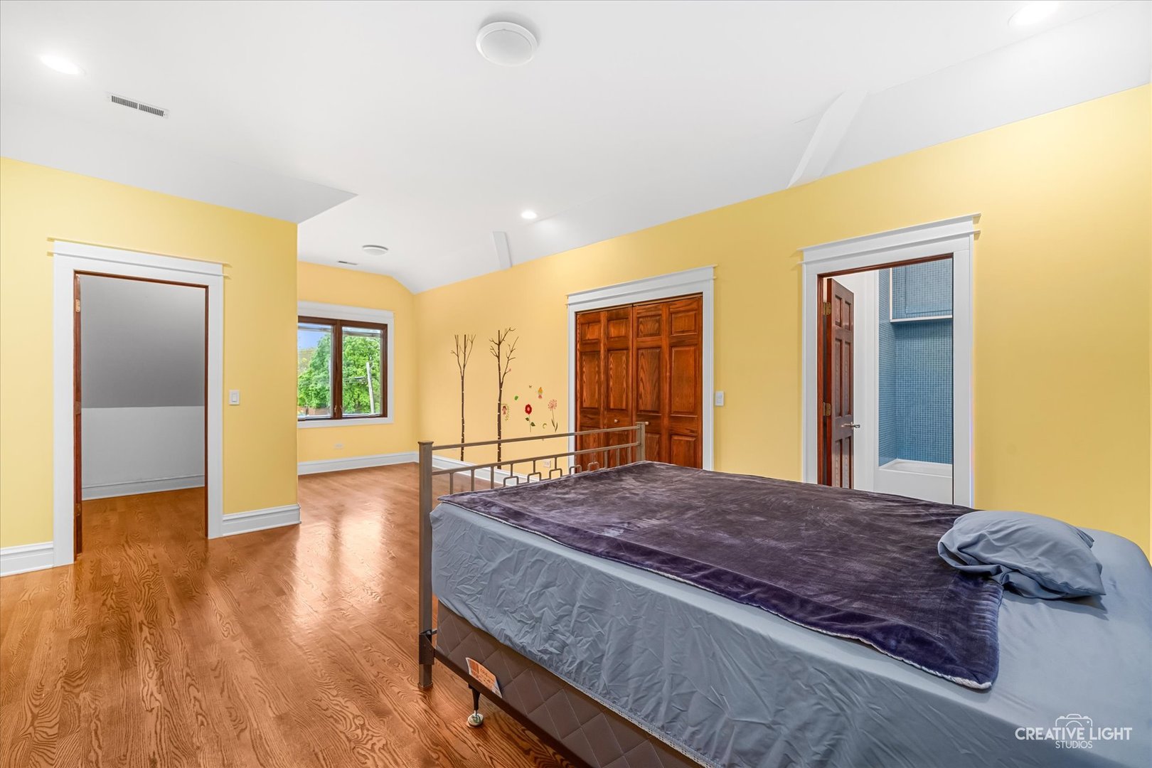 10S060 Clarendon Hills Road, Willowbrook, IL 60527