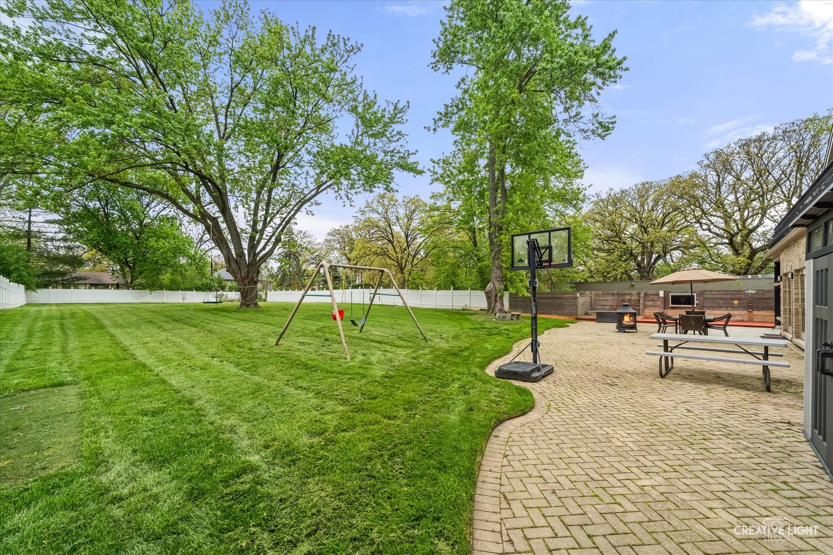 10S060 Clarendon Hills Road, Willowbrook, IL 60527