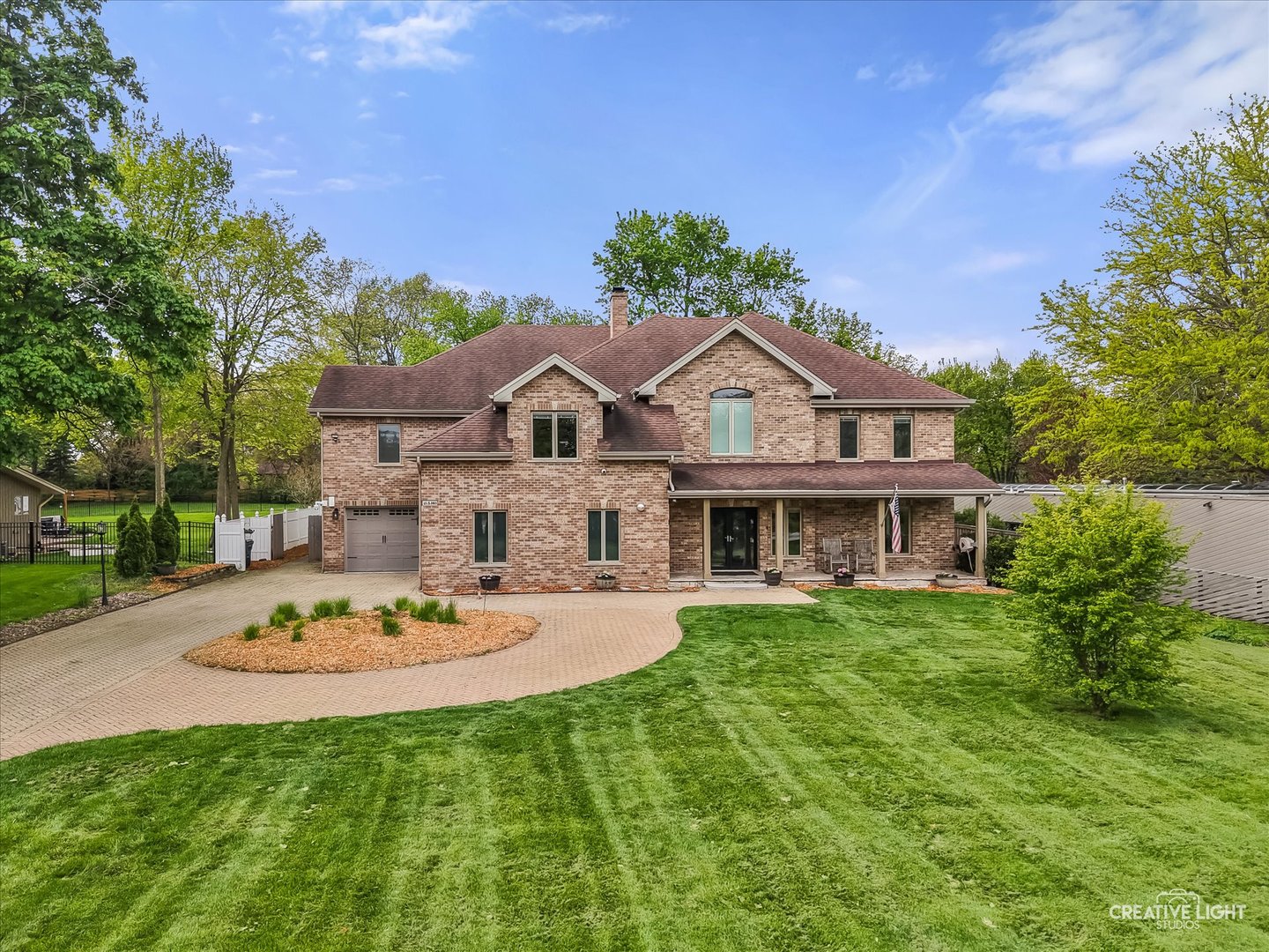 10S060 Clarendon Hills Road, Willowbrook, IL 60527