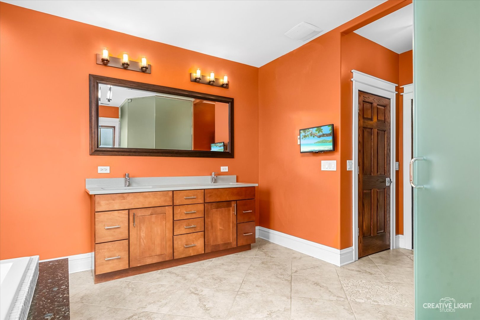 10S060 Clarendon Hills Road, Willowbrook, IL 60527