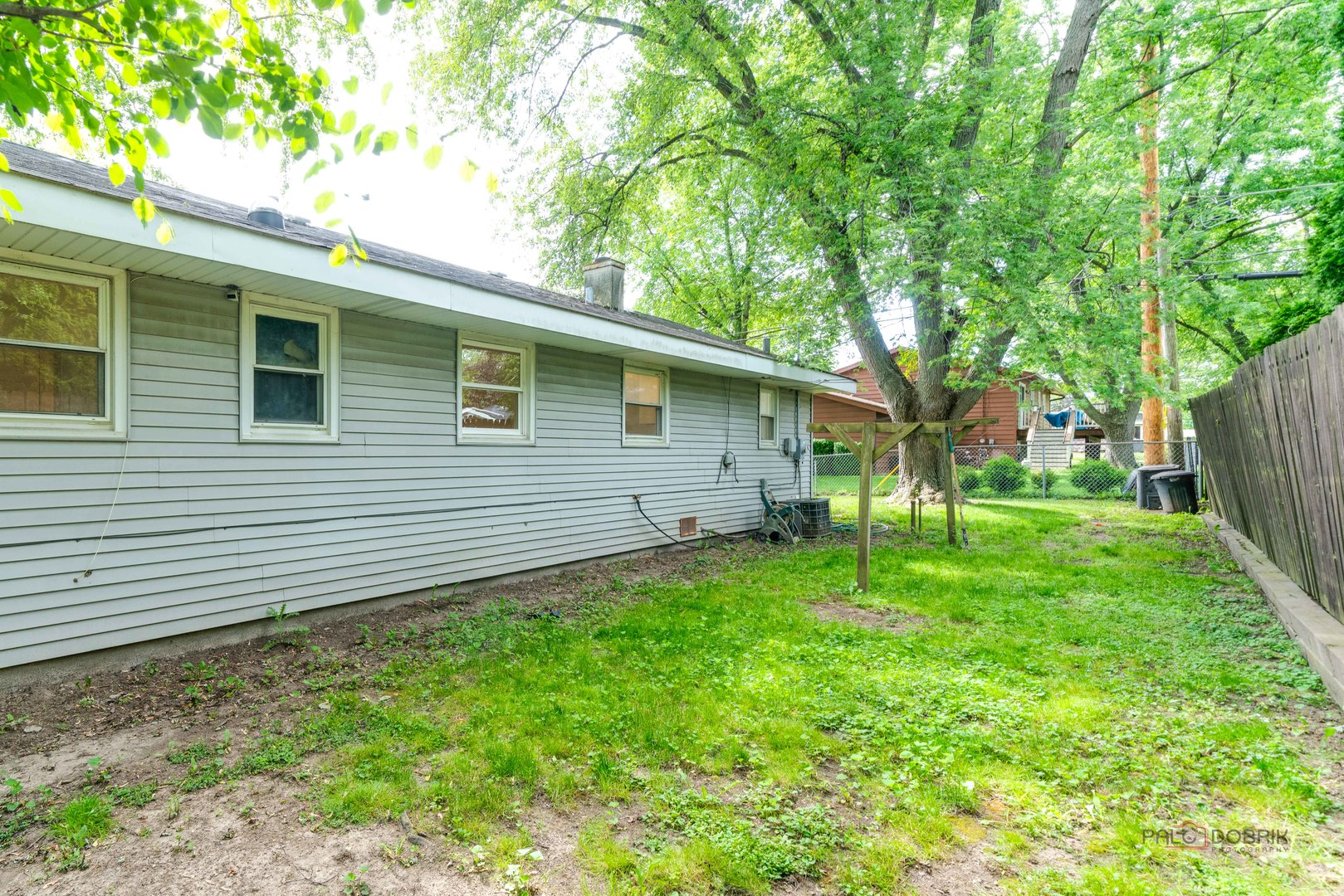 200 S Beck Road, Lindenhurst, IL 60046