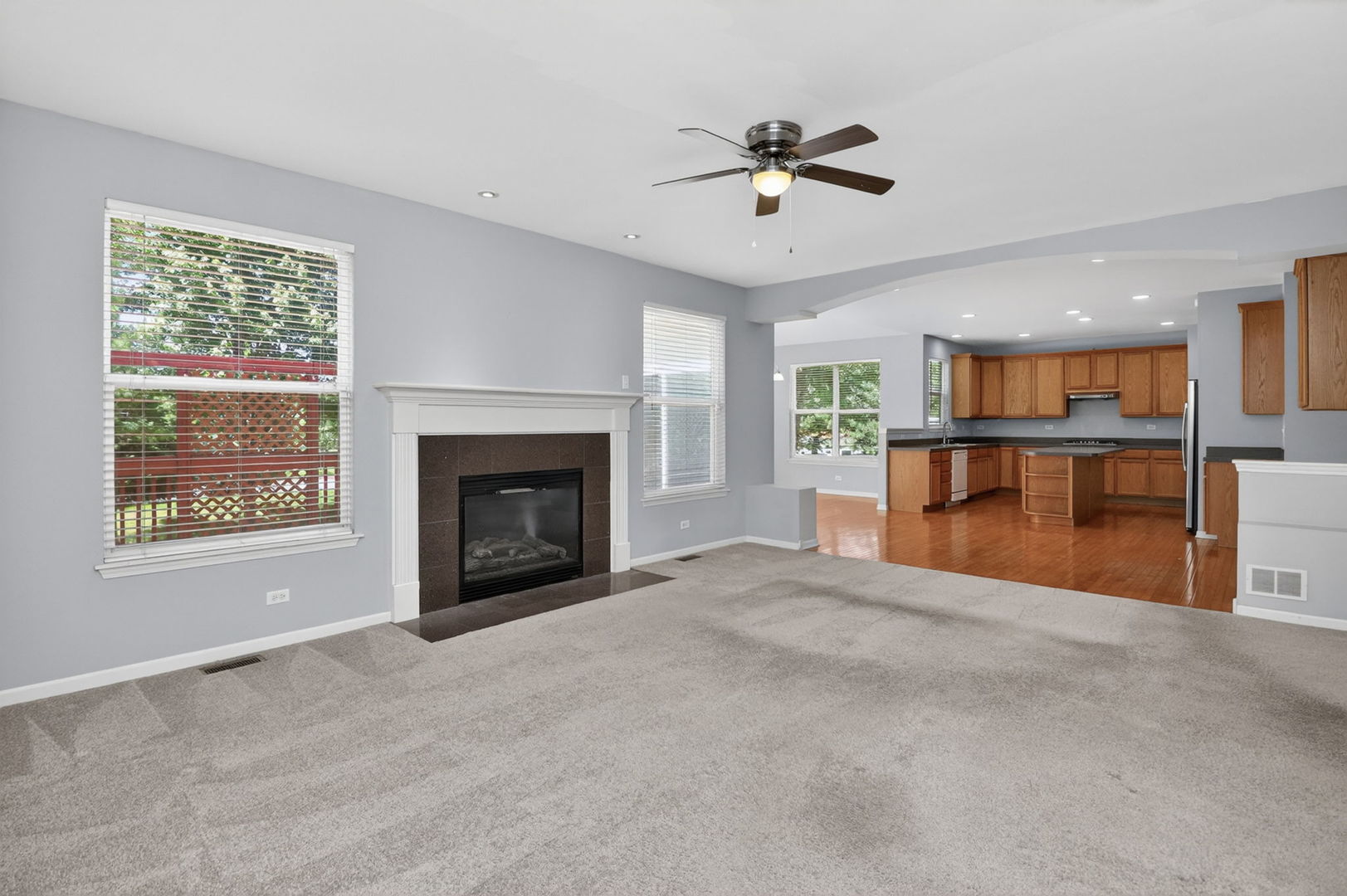 607 Mansfield Way, Oswego, IL 60543