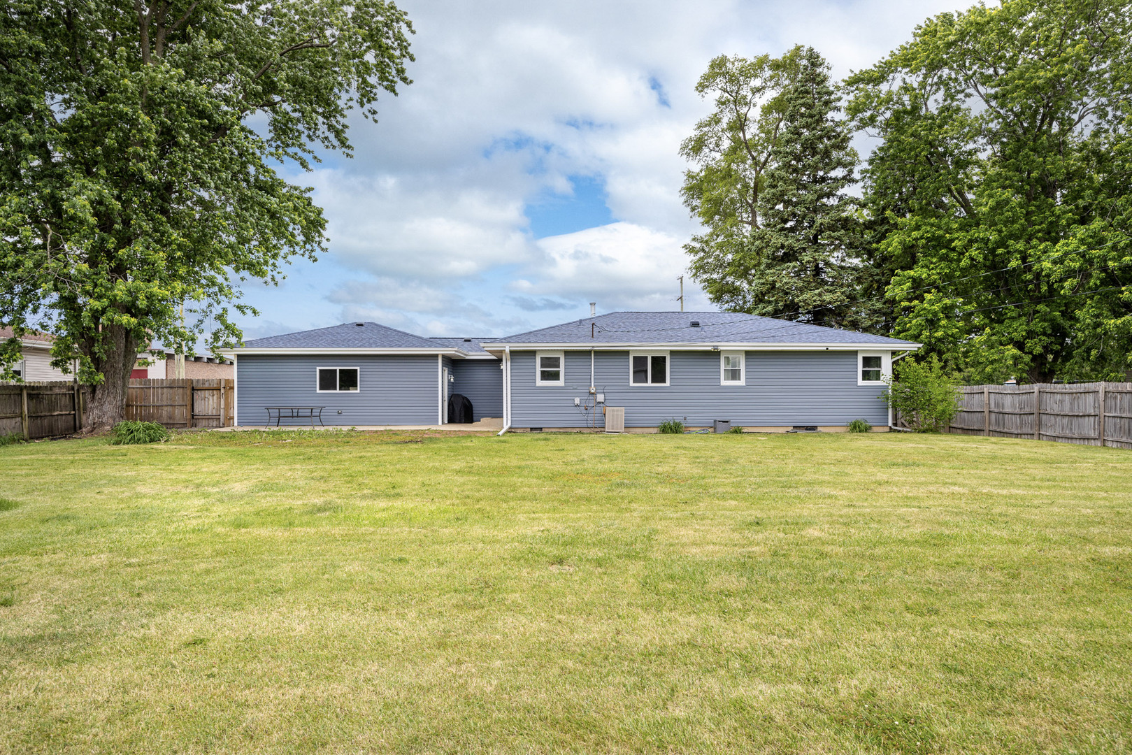 908 S Briggs Street, Joliet, IL 60433