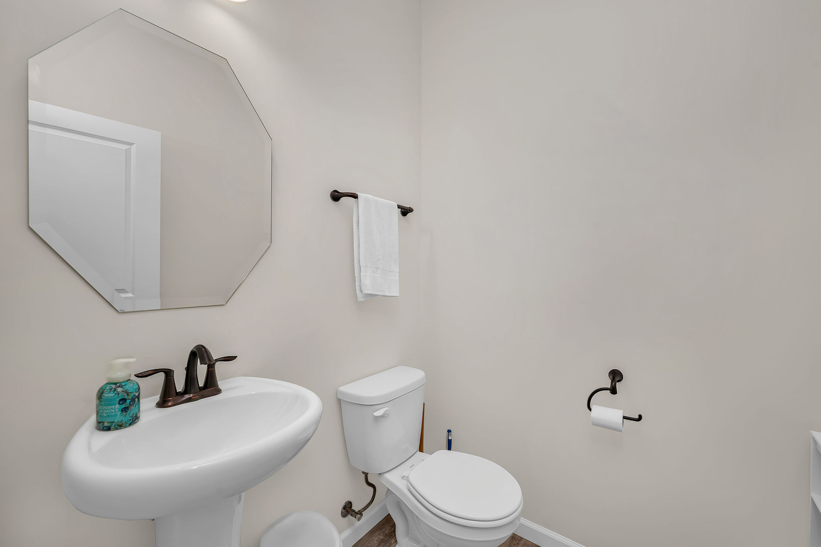 13008 Timber Wood Circle, Plainfield, IL 60585