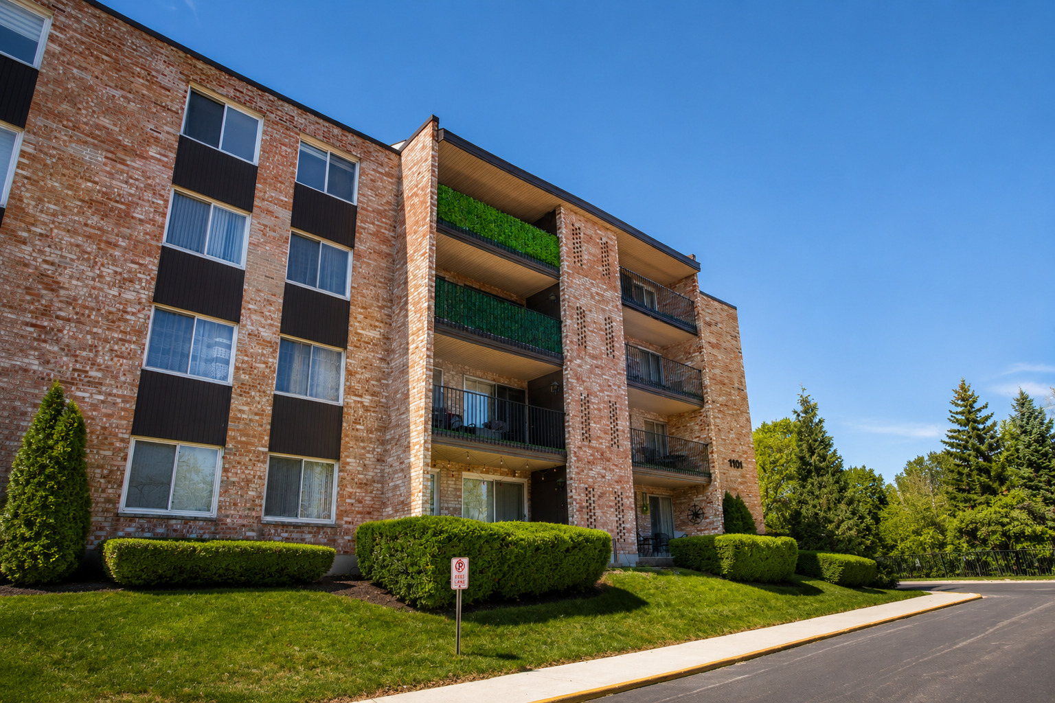 1101 S Hunt Club Drive #403, Mount Prospect, IL 60056
