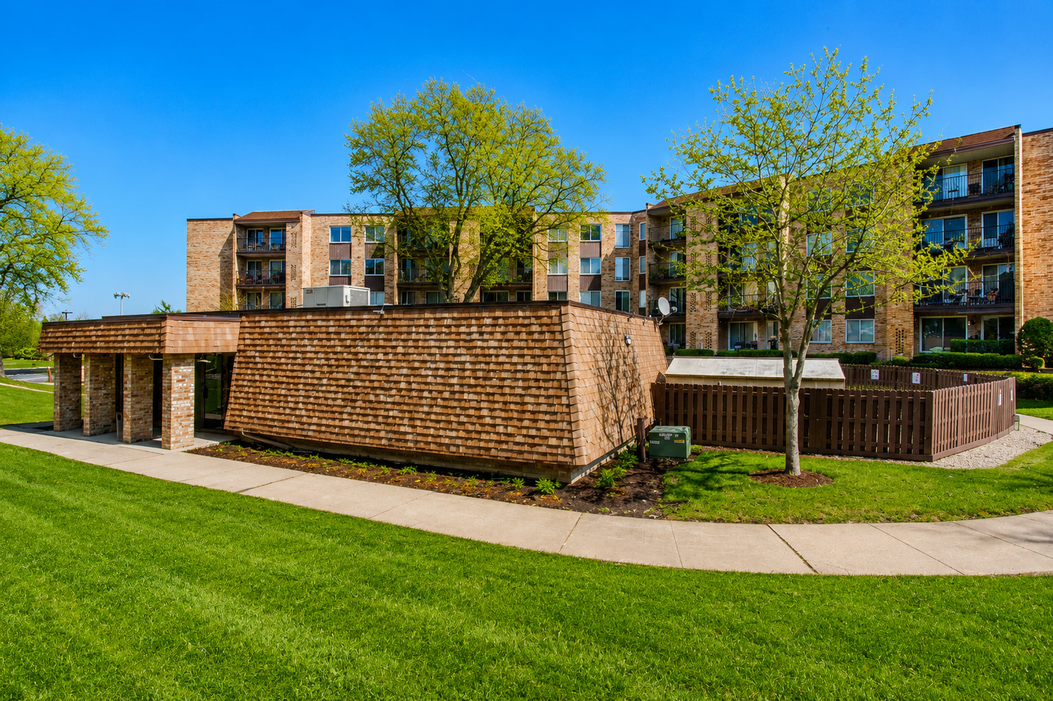 1101 S Hunt Club Drive #403, Mount Prospect, IL 60056