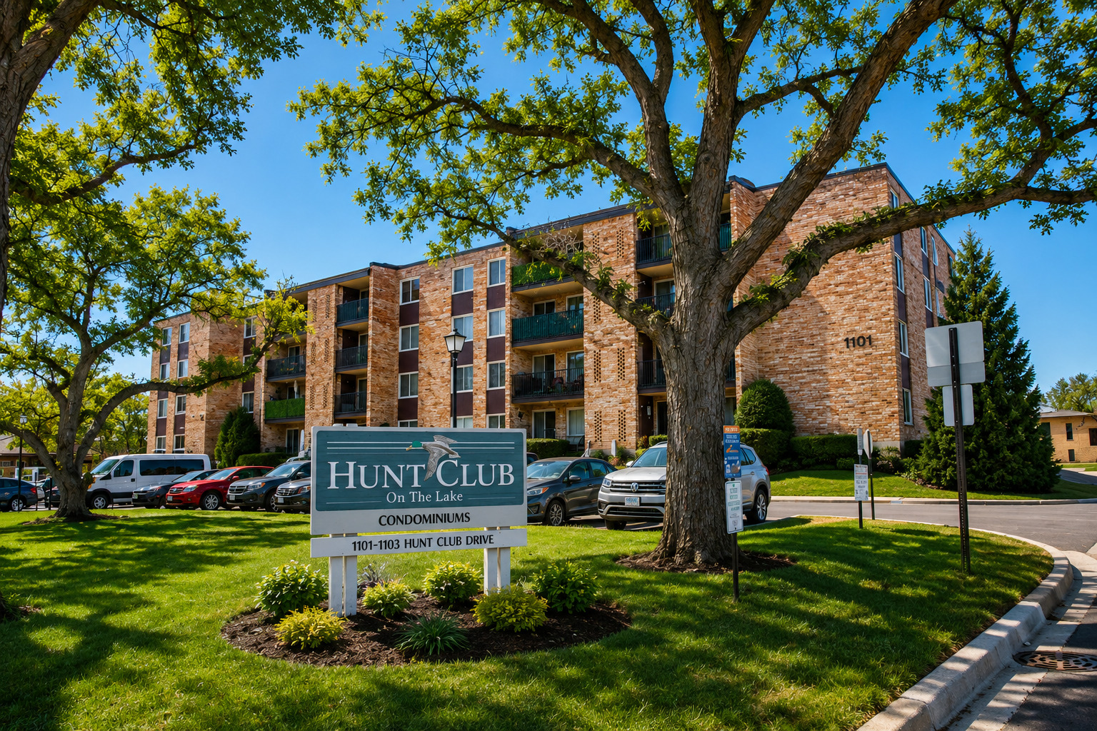1101 S Hunt Club Drive #403, Mount Prospect, IL 60056