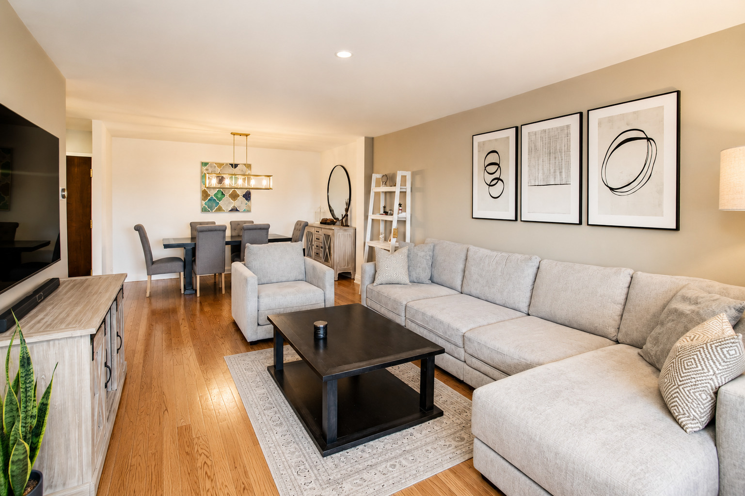 1101 S Hunt Club Drive #403, Mount Prospect, IL 60056